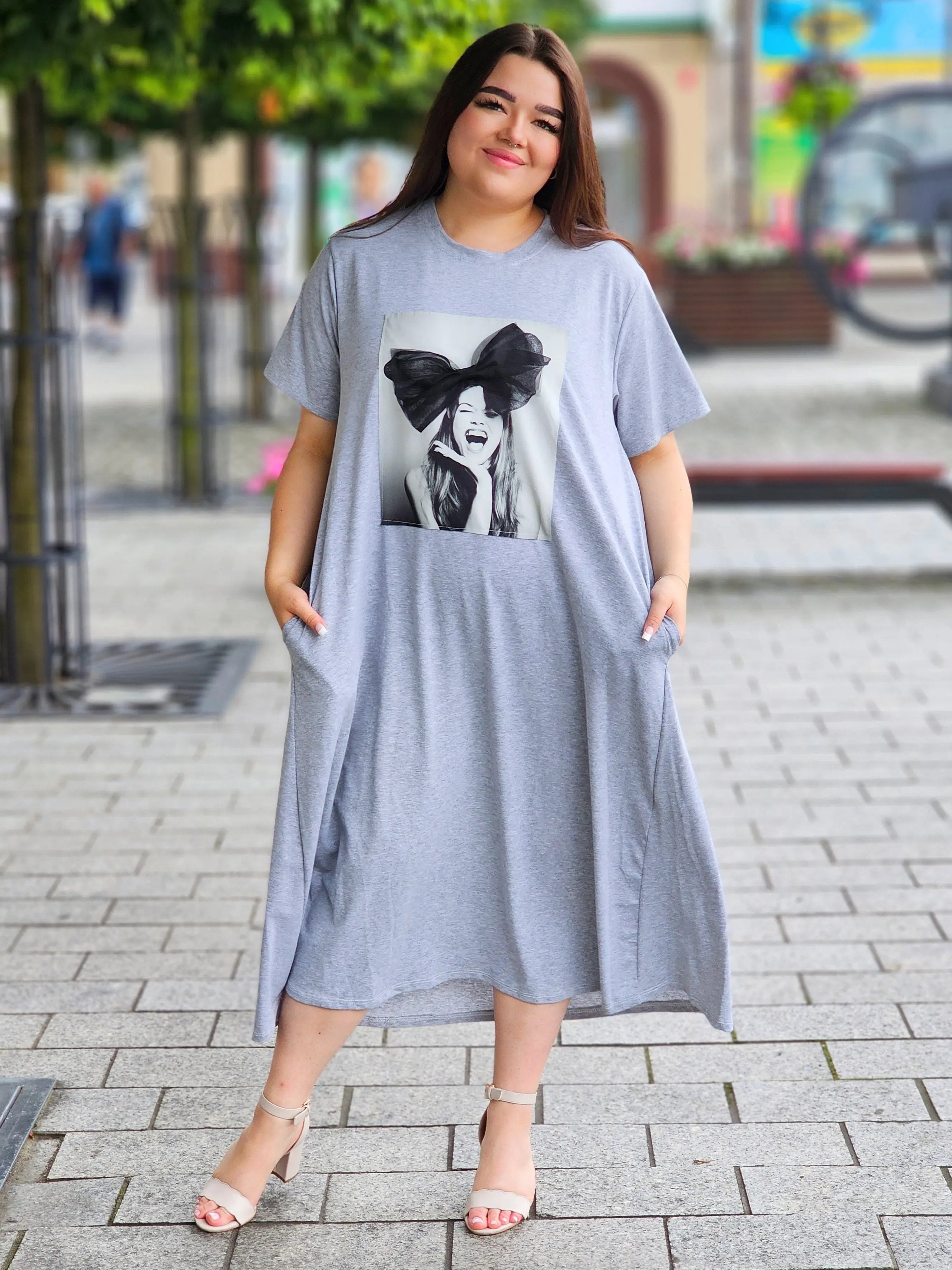 Sukienka z Artystycznym Nadrukiem Stylowa XL