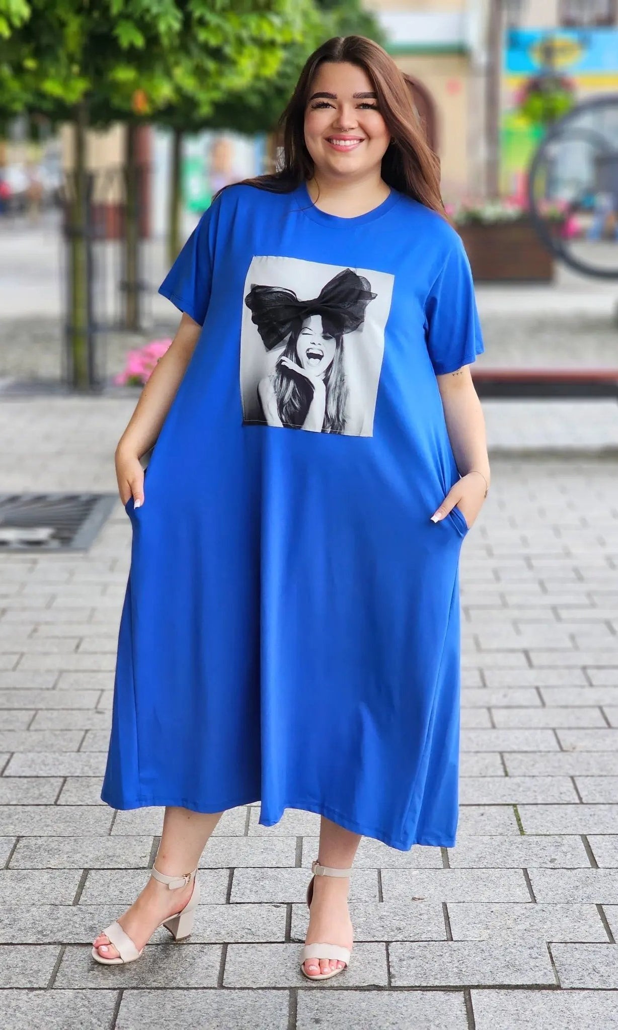 Sukienka z Artystycznym Nadrukiem Stylowa XL