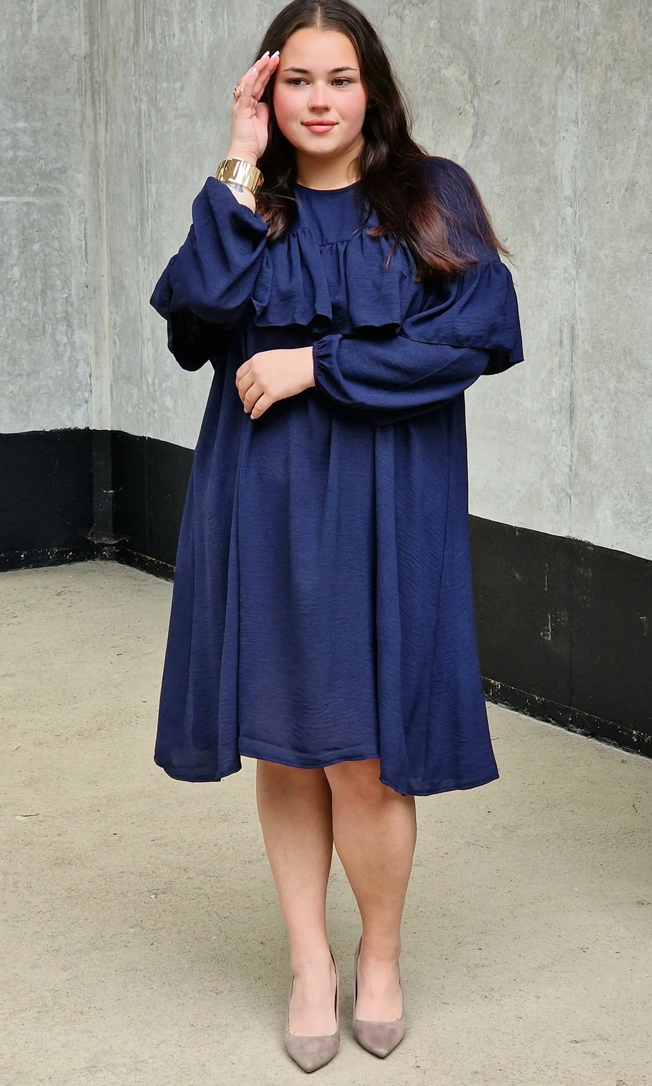 Sukienka z falbaną Stylowa XL