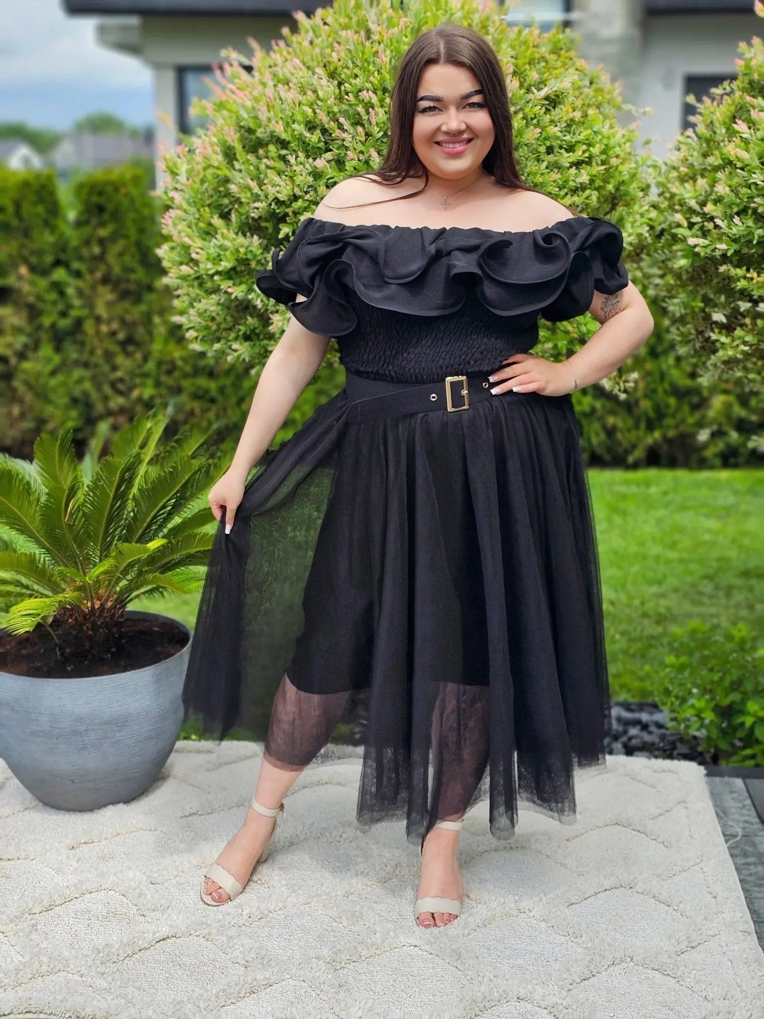 Sukienka z falbanami i tiulem – lekkość i kobiecy szyk Stylowa XL