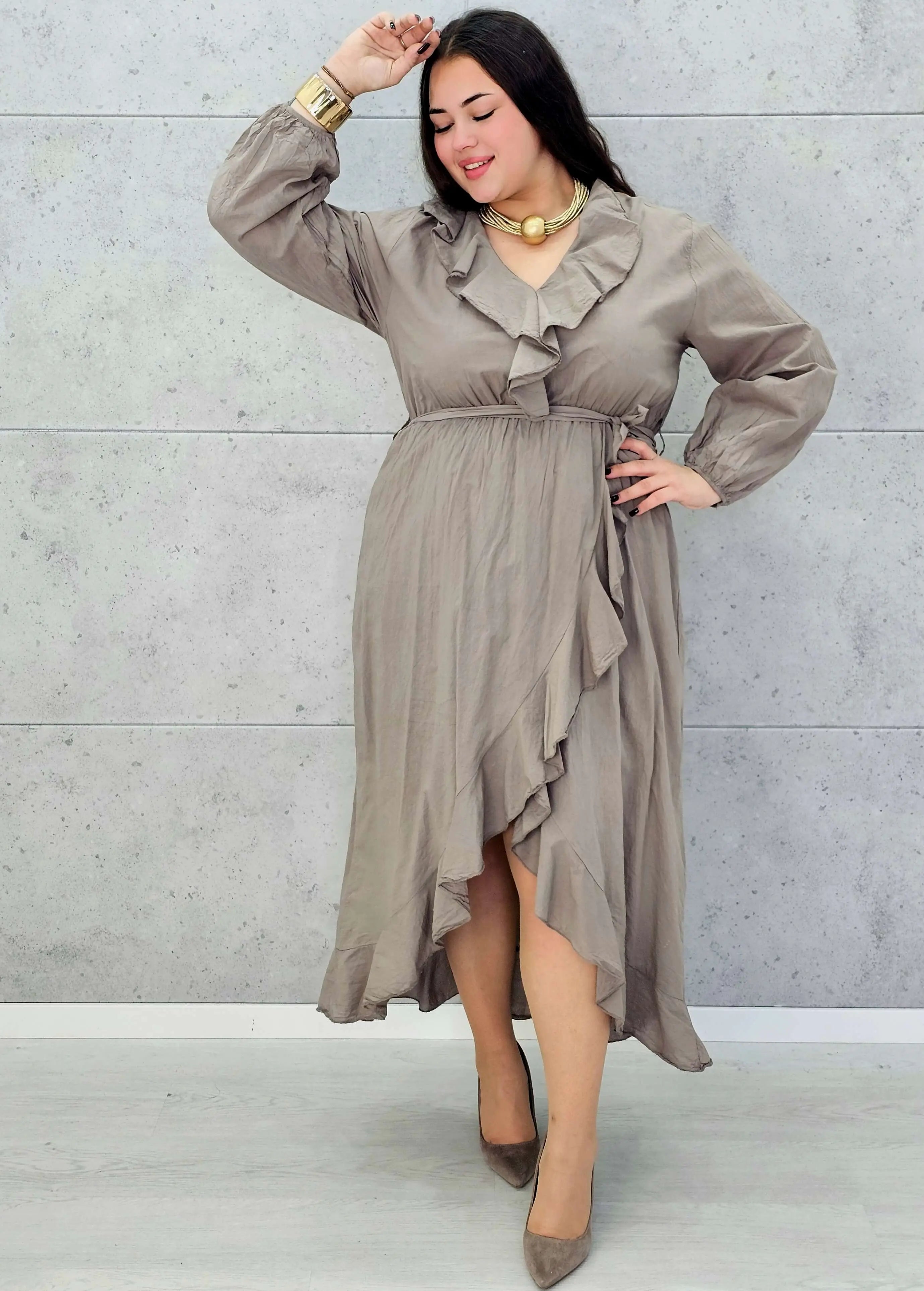 Sukienka z falbanką - Moda Plus Size - Stylowa XL