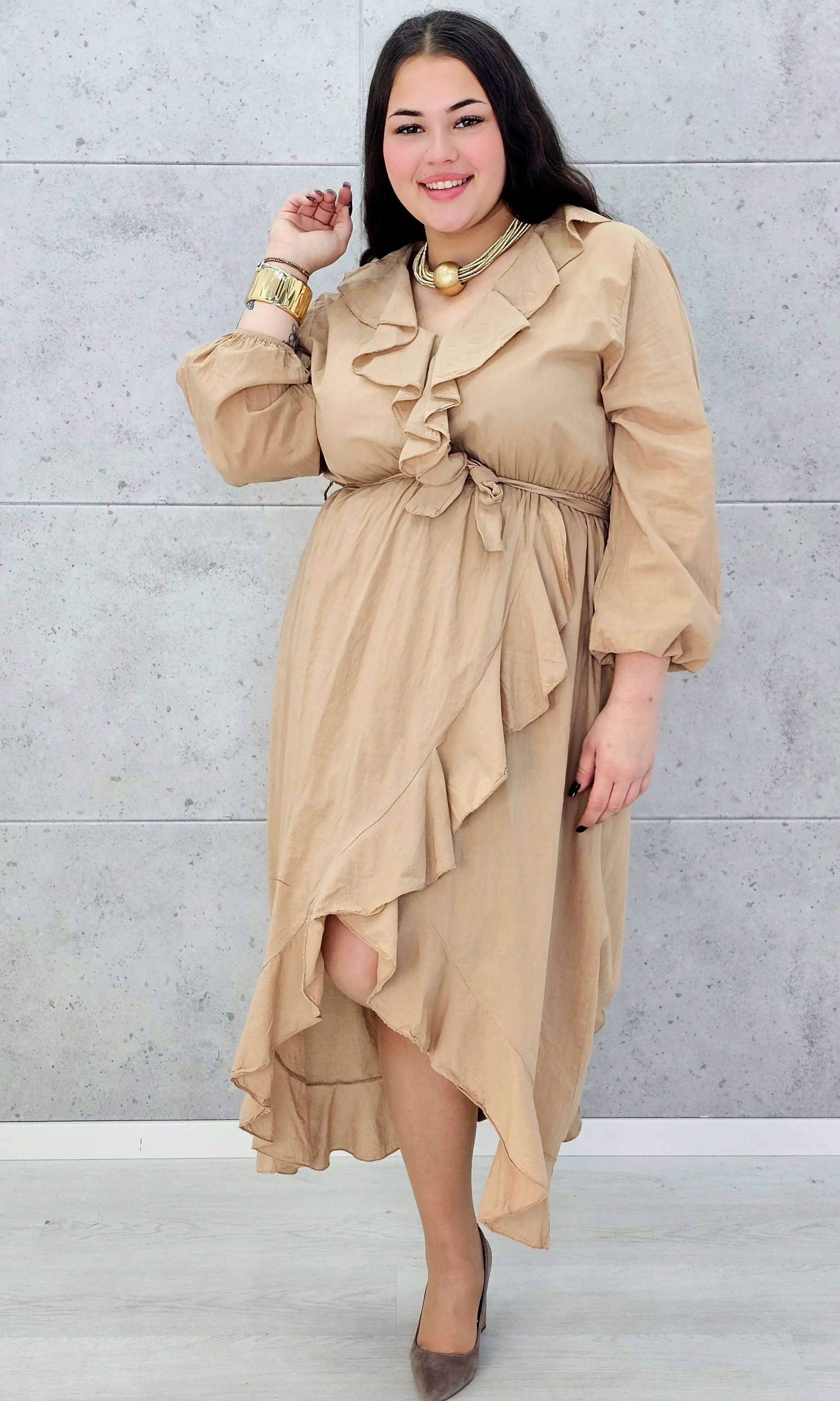 Sukienka z falbanką - Moda Plus Size - Stylowa XL