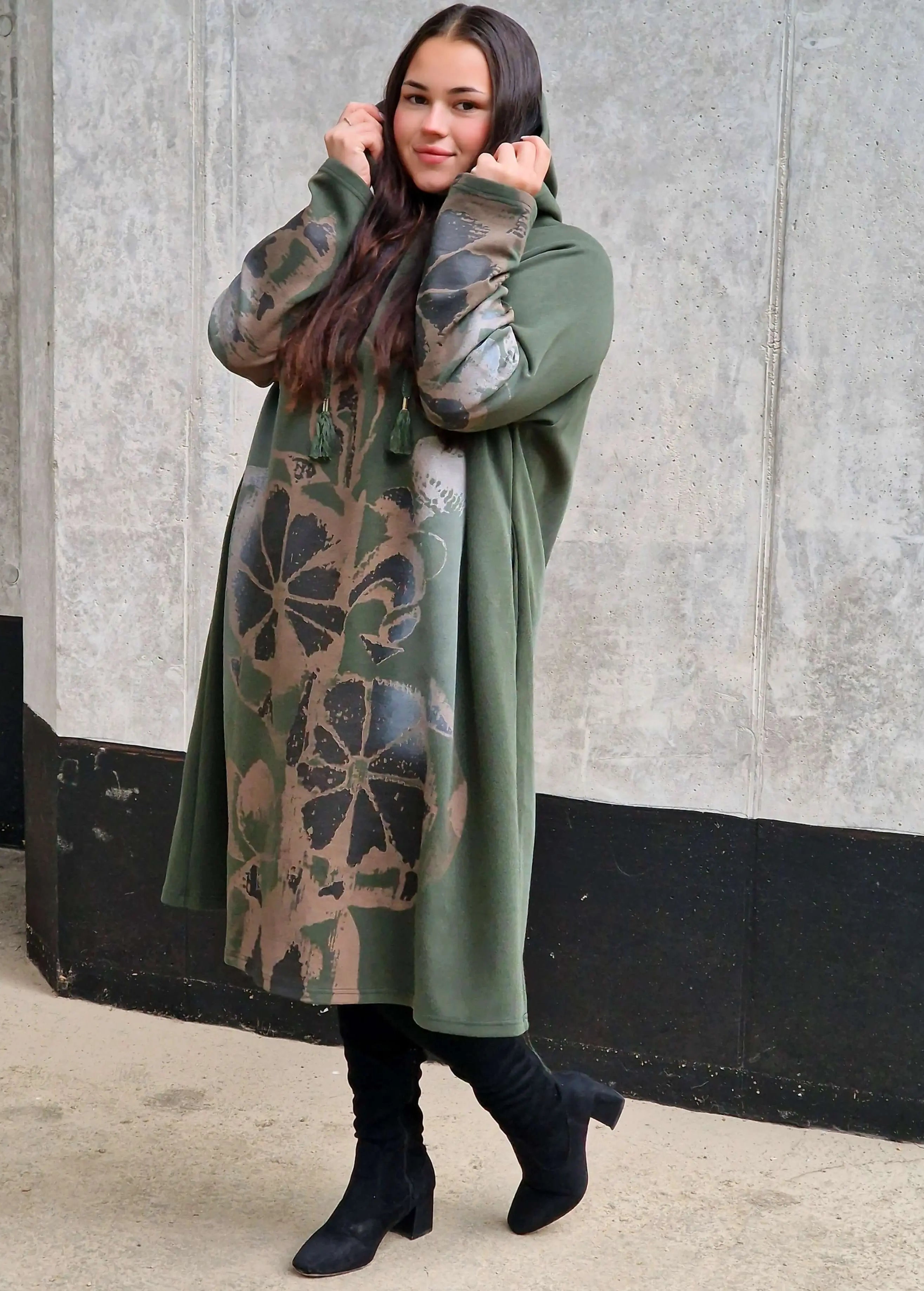 Sukienka z kapturem plus size – wygodna, stylowa i idealna na co dzień Stylowa XL