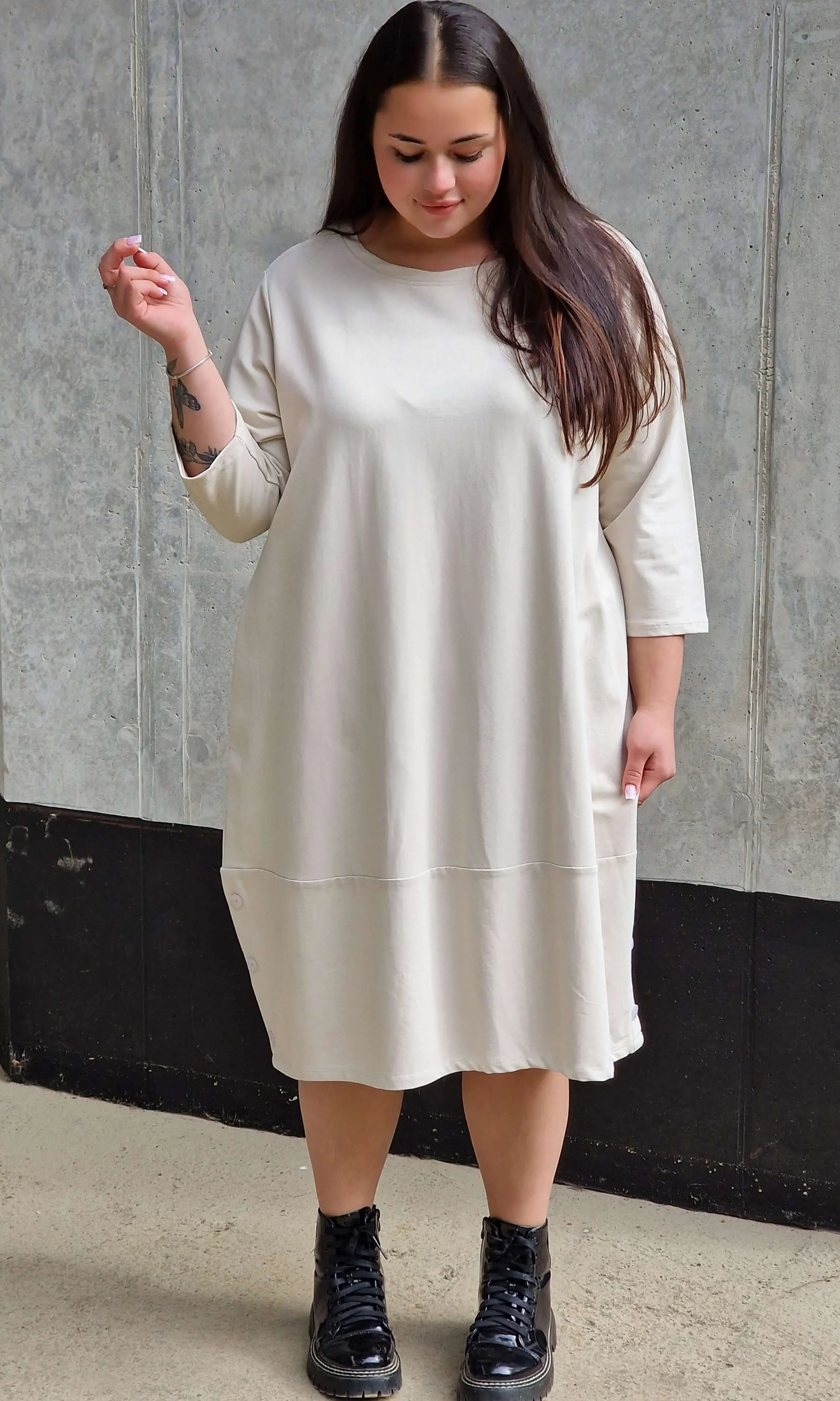 Sukienka z kieszeniami i guzikami Stylowa XL