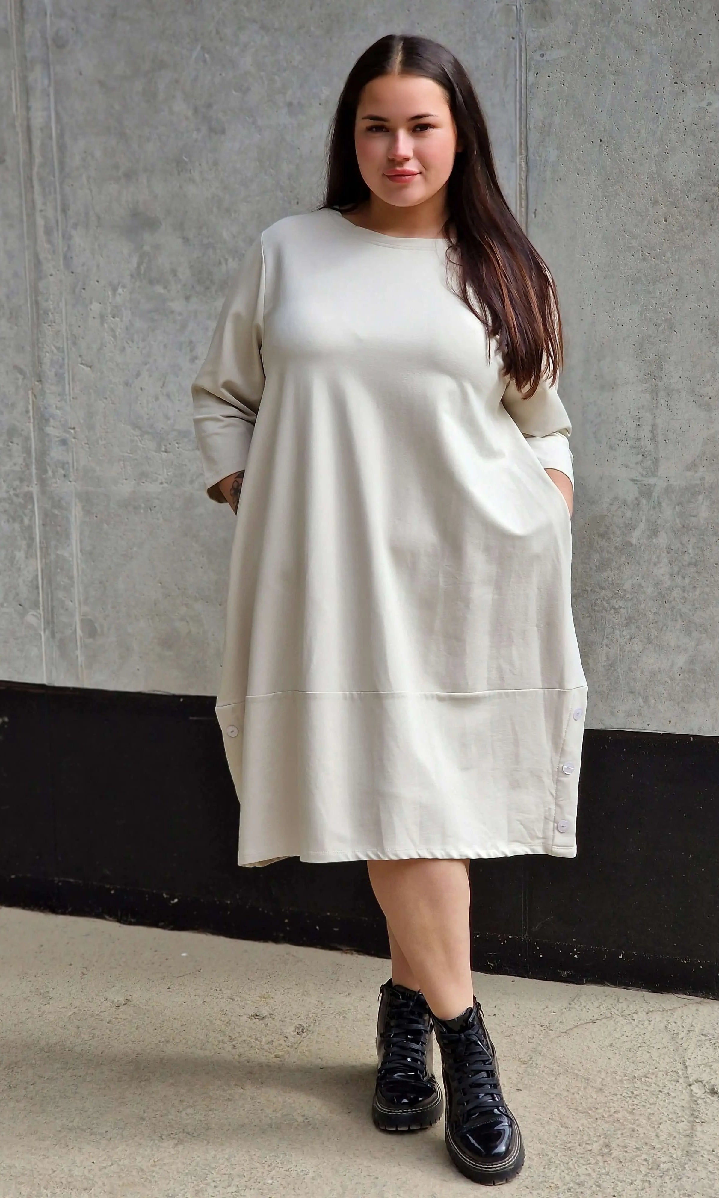 Sukienka z kieszeniami i guzikami Stylowa XL