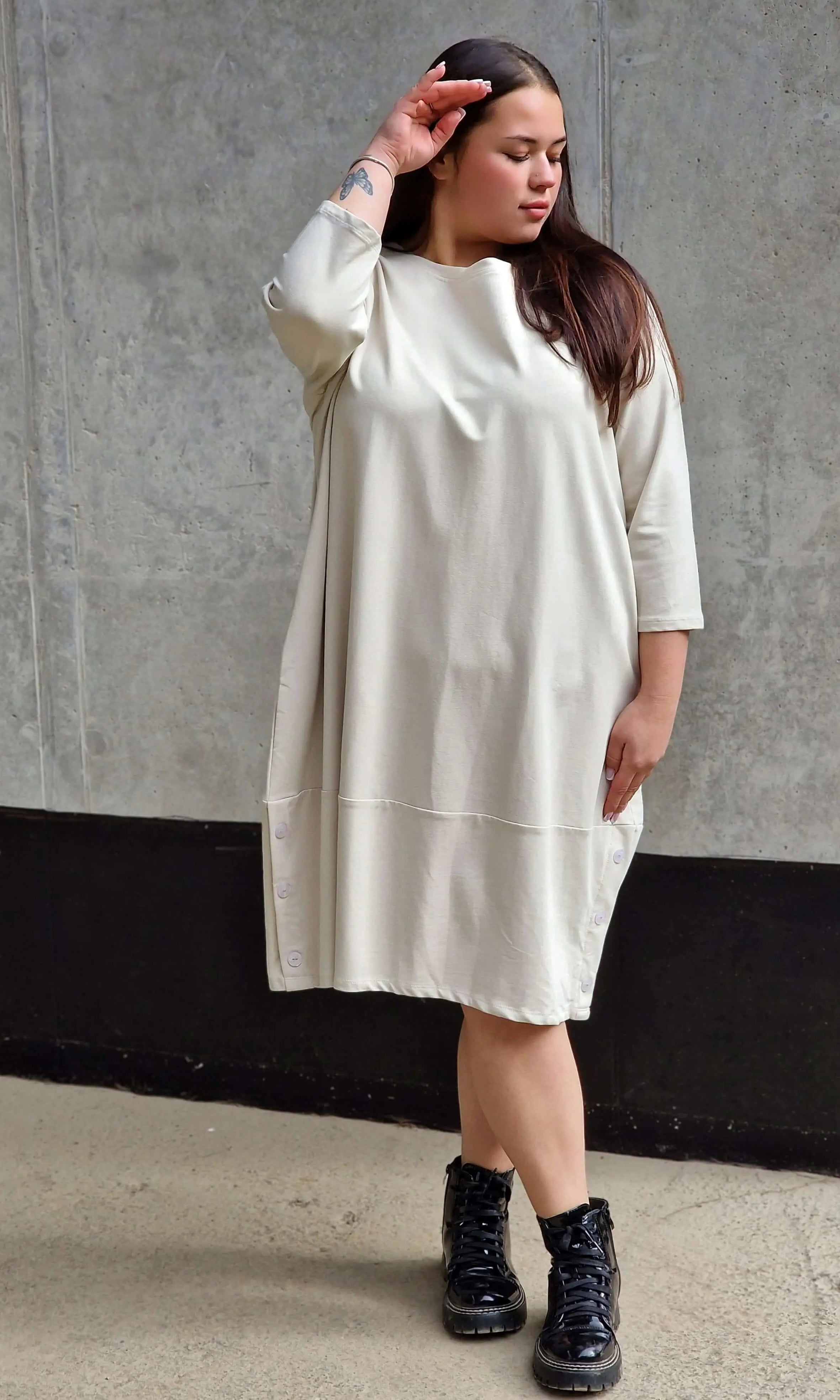 Sukienka z kieszeniami i guzikami Stylowa XL