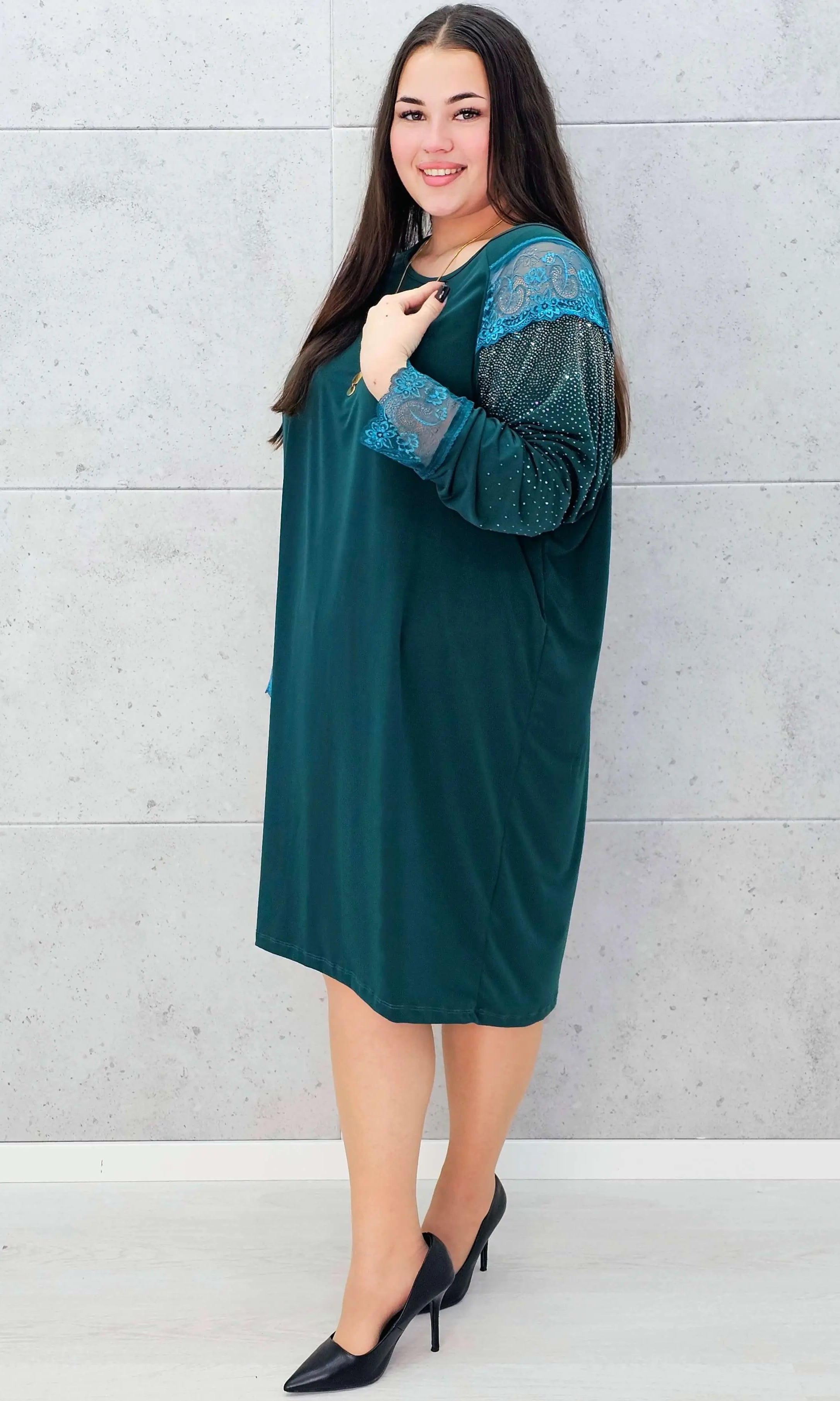 Sukienka z koronką i cyrkoniami – elegancka sukienka plus size Stylowa XL