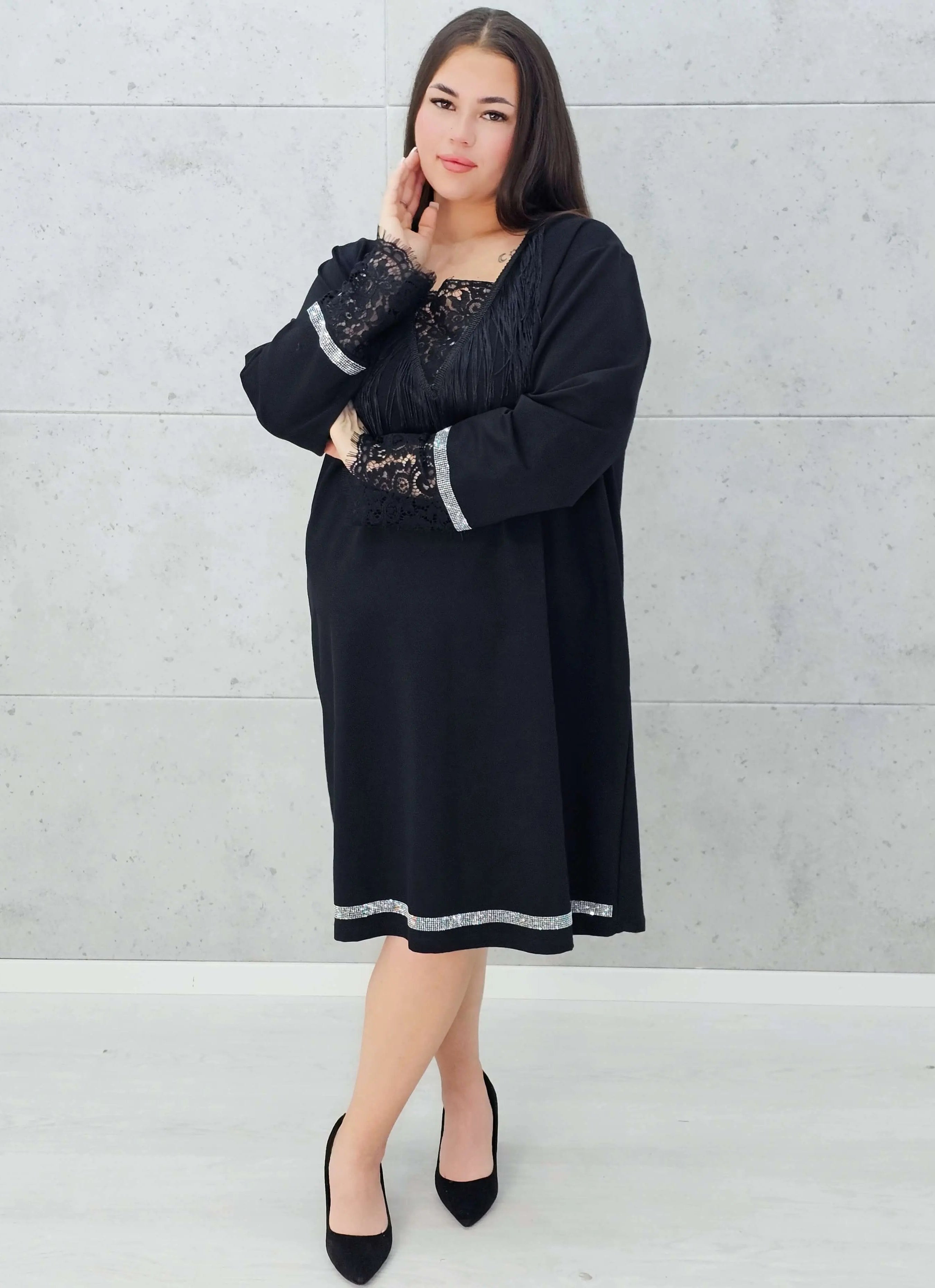 Sukienka z koronką i frędzlami Stylowa XL