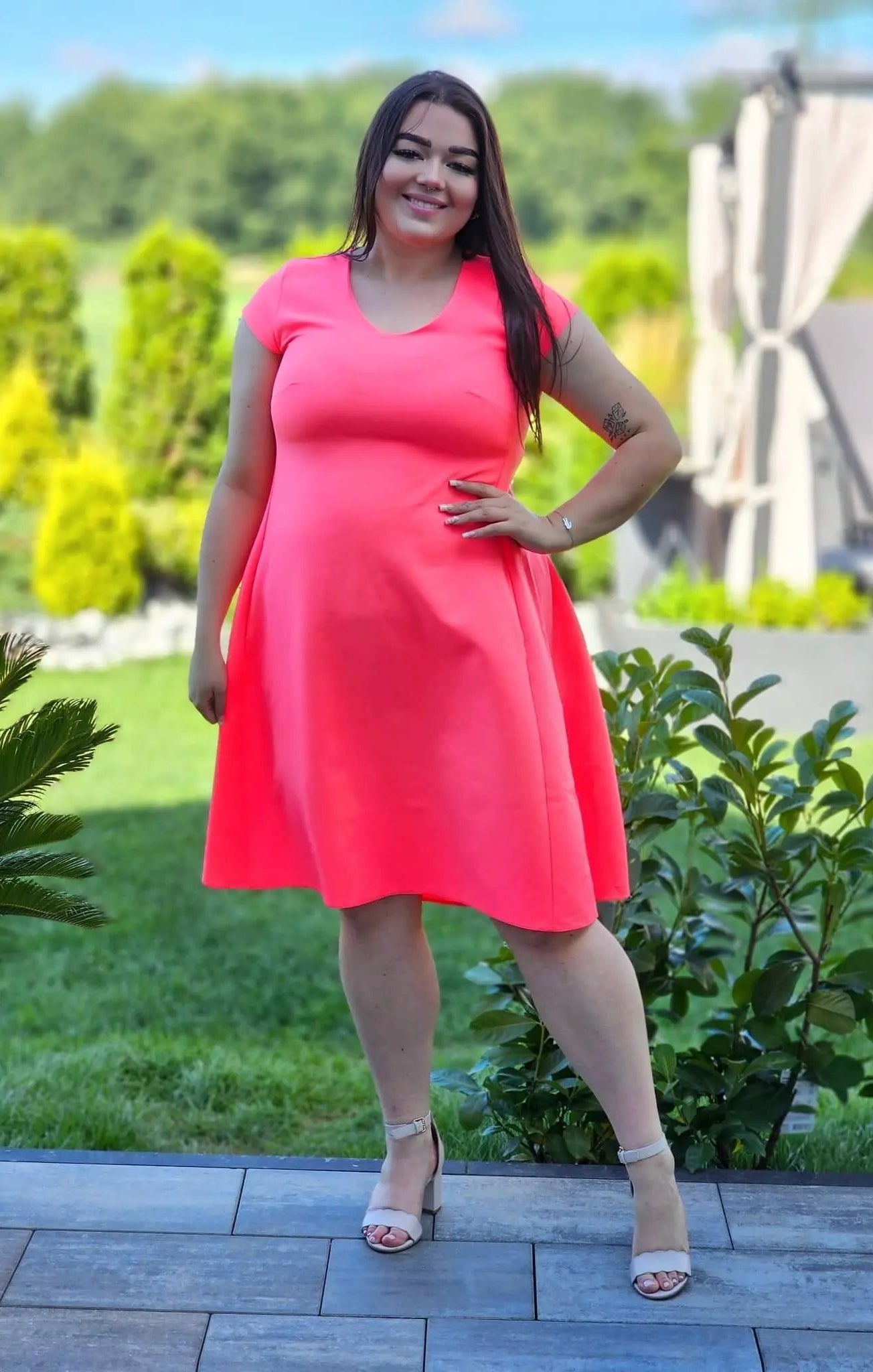 Sukienka z krótkim rękawem i kieszeniami Stylowa XL