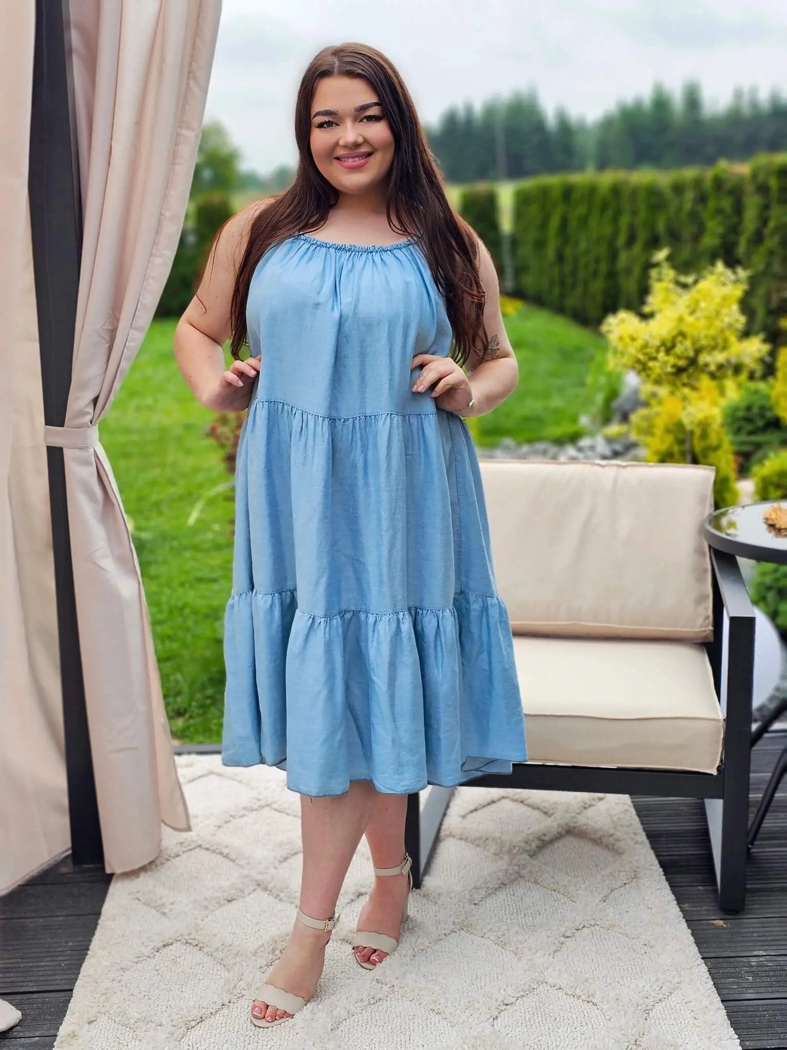 Sukienka z lekkiego jeansu na ramiączkach - dwa odcienie Stylowa XL