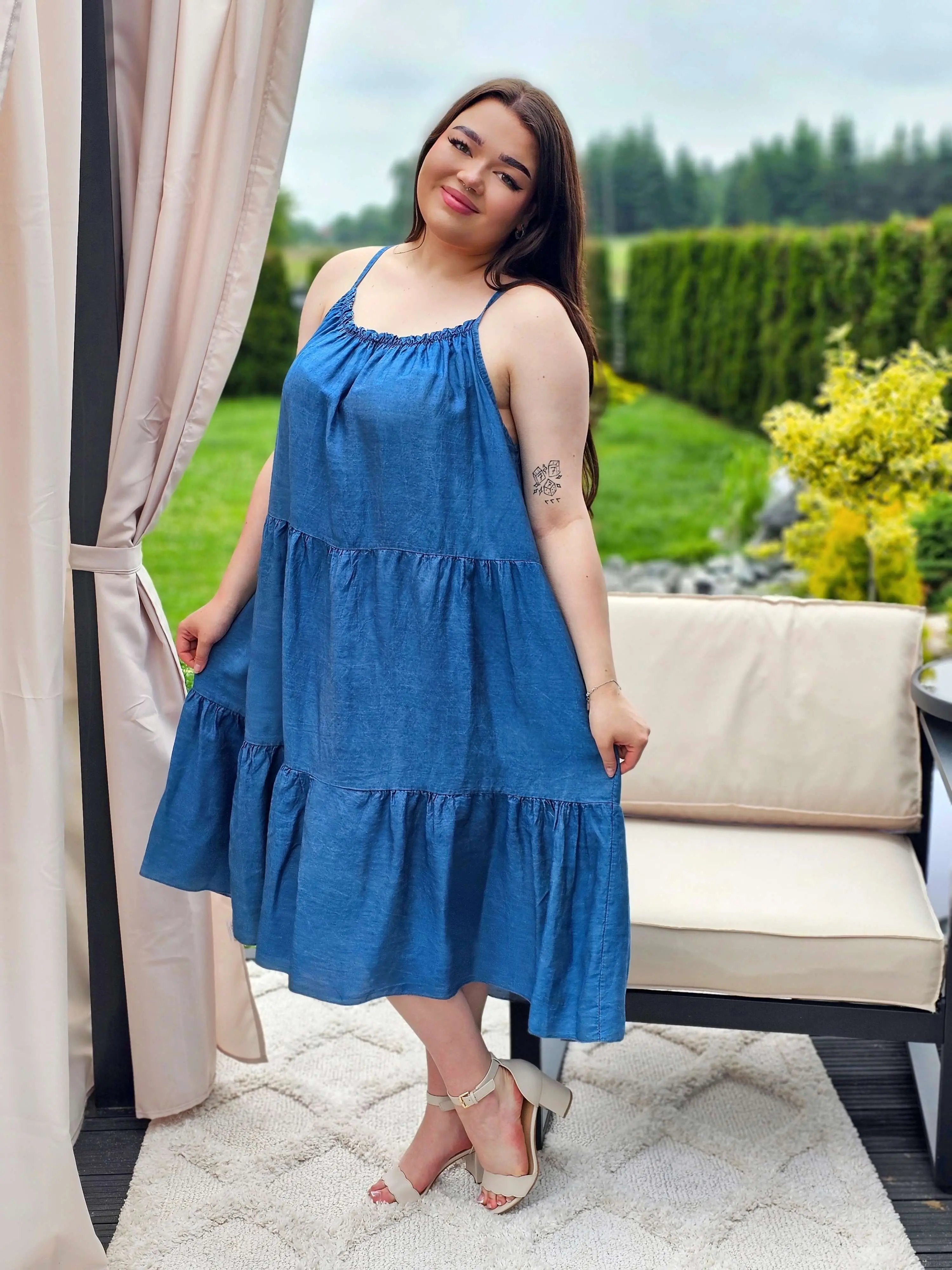 Sukienka z lekkiego jeansu na ramiączkach - dwa odcienie Stylowa XL