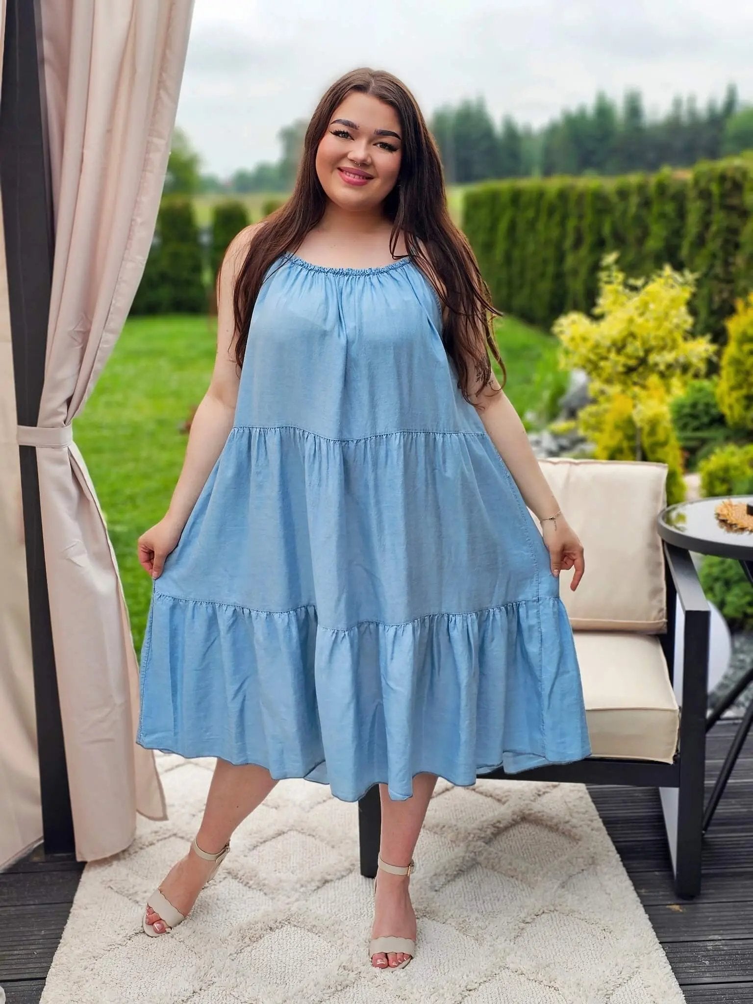 Sukienka z lekkiego jeansu na ramiączkach - dwa odcienie Stylowa XL