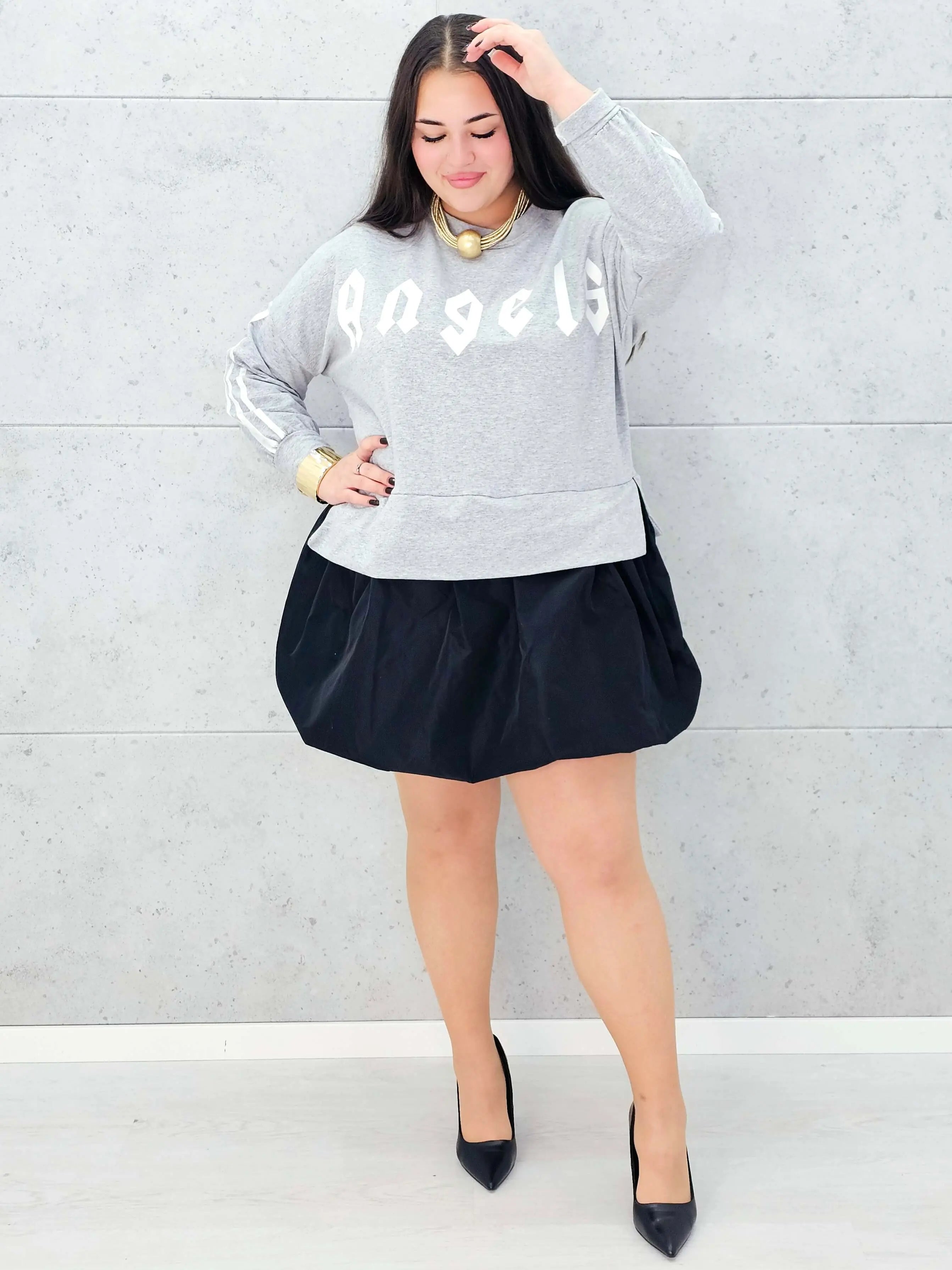 Sukienka z napisem Angel – szara sukienka plus size z czarnym dołem Stylowa XL