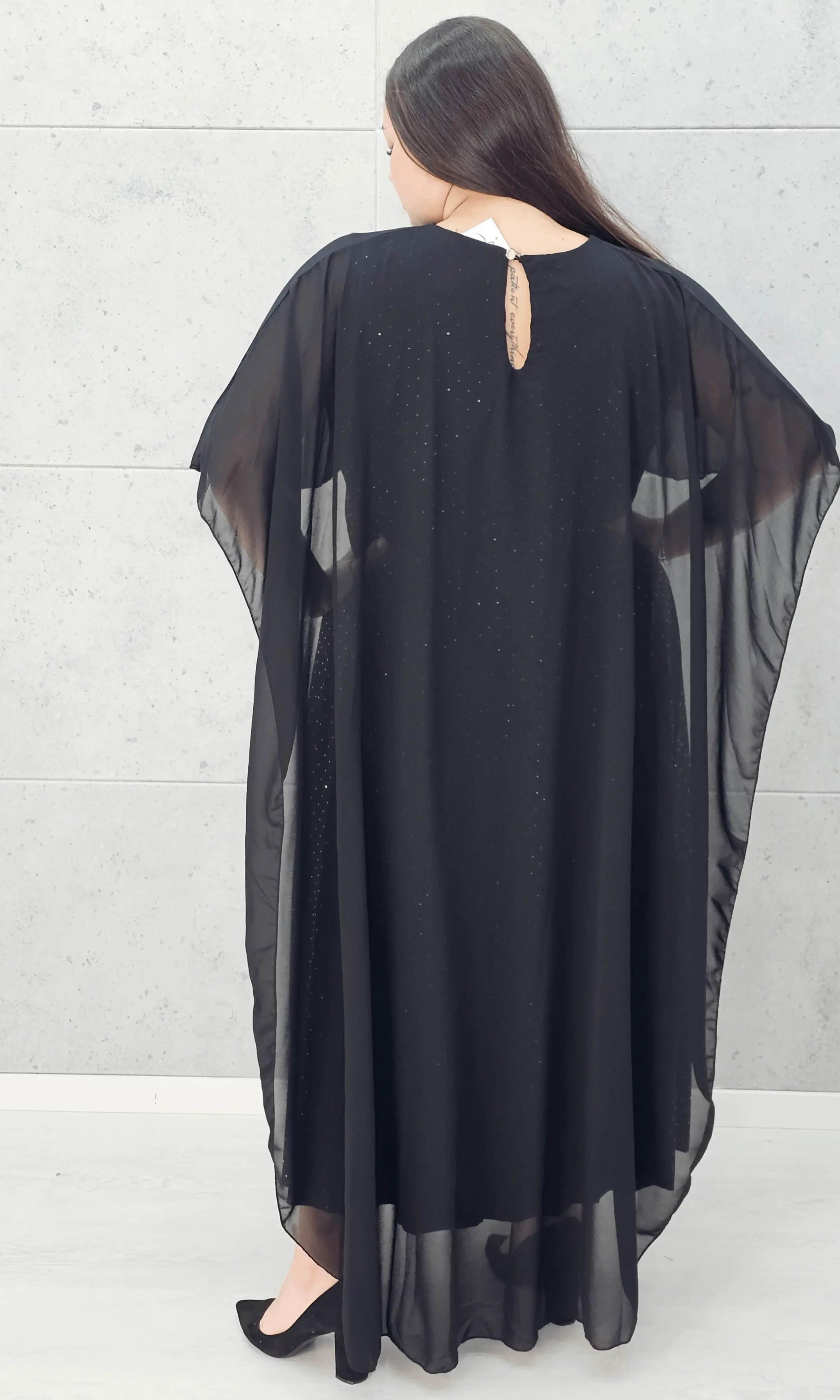 Sukienka z peleryną i plisowanym dołem Stylowa XL