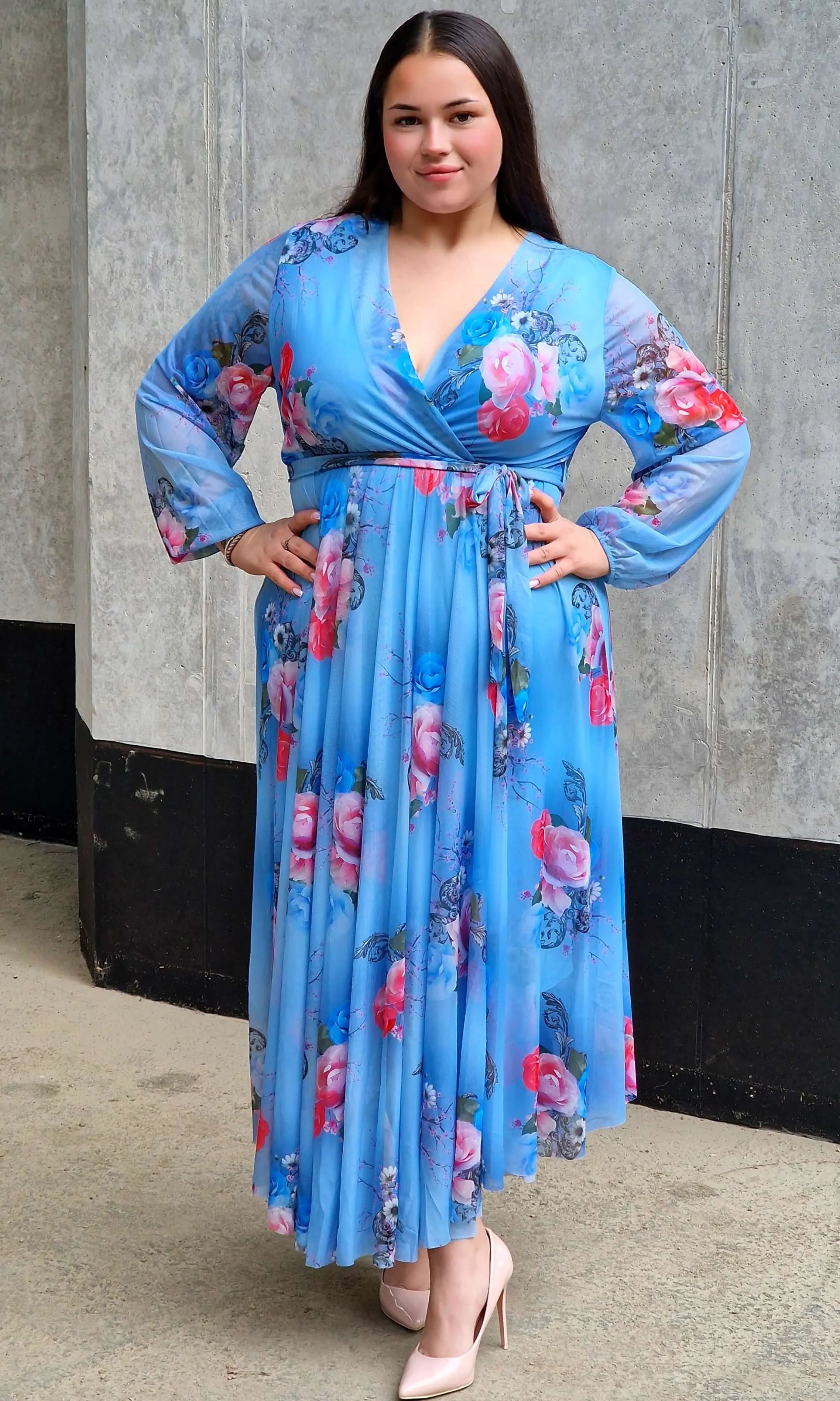 Sukienka z siateczkowym wykończeniem - trzy kolory Stylowa XL