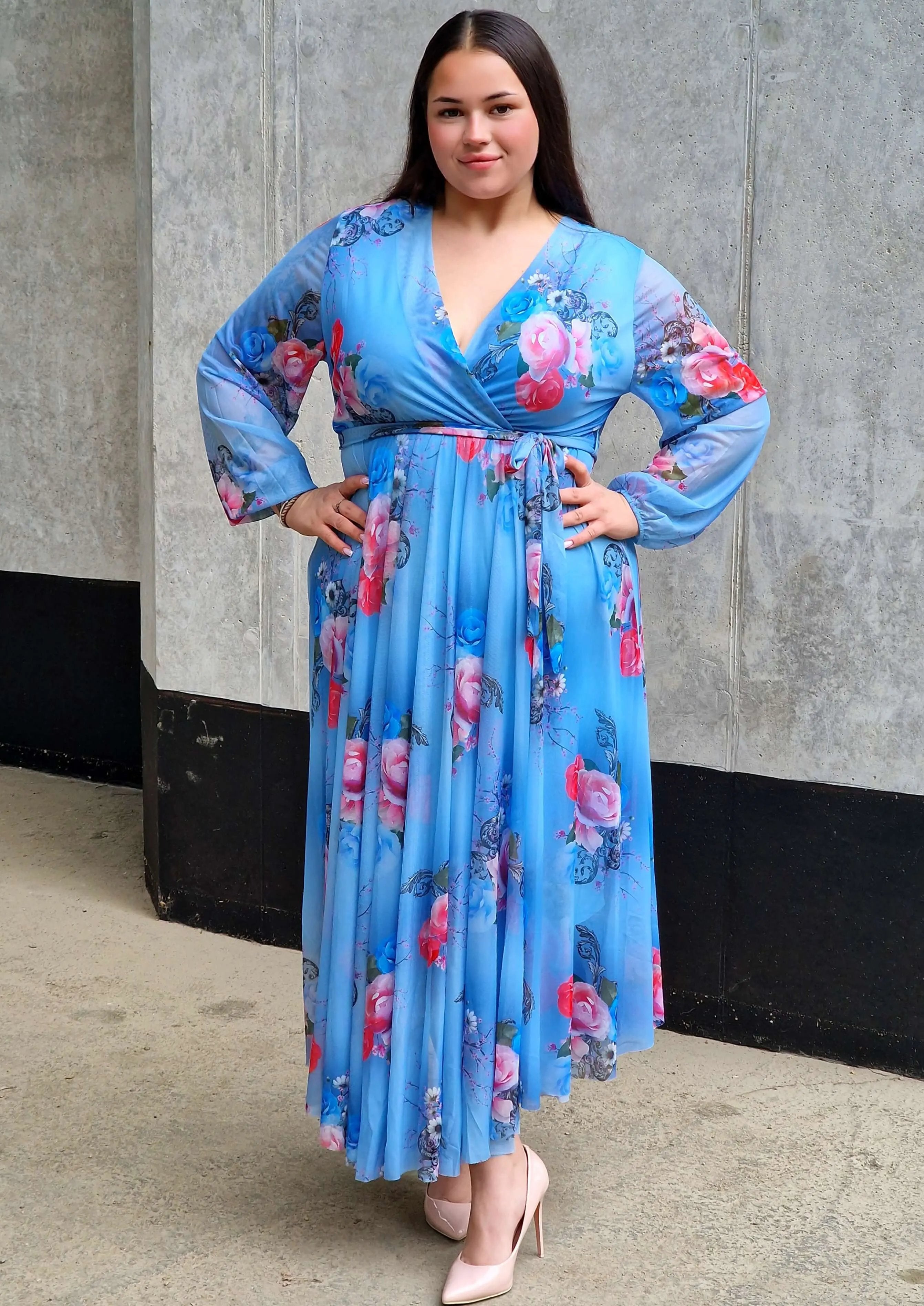 Sukienka z siateczkowym wykończeniem - trzy kolory Stylowa XL