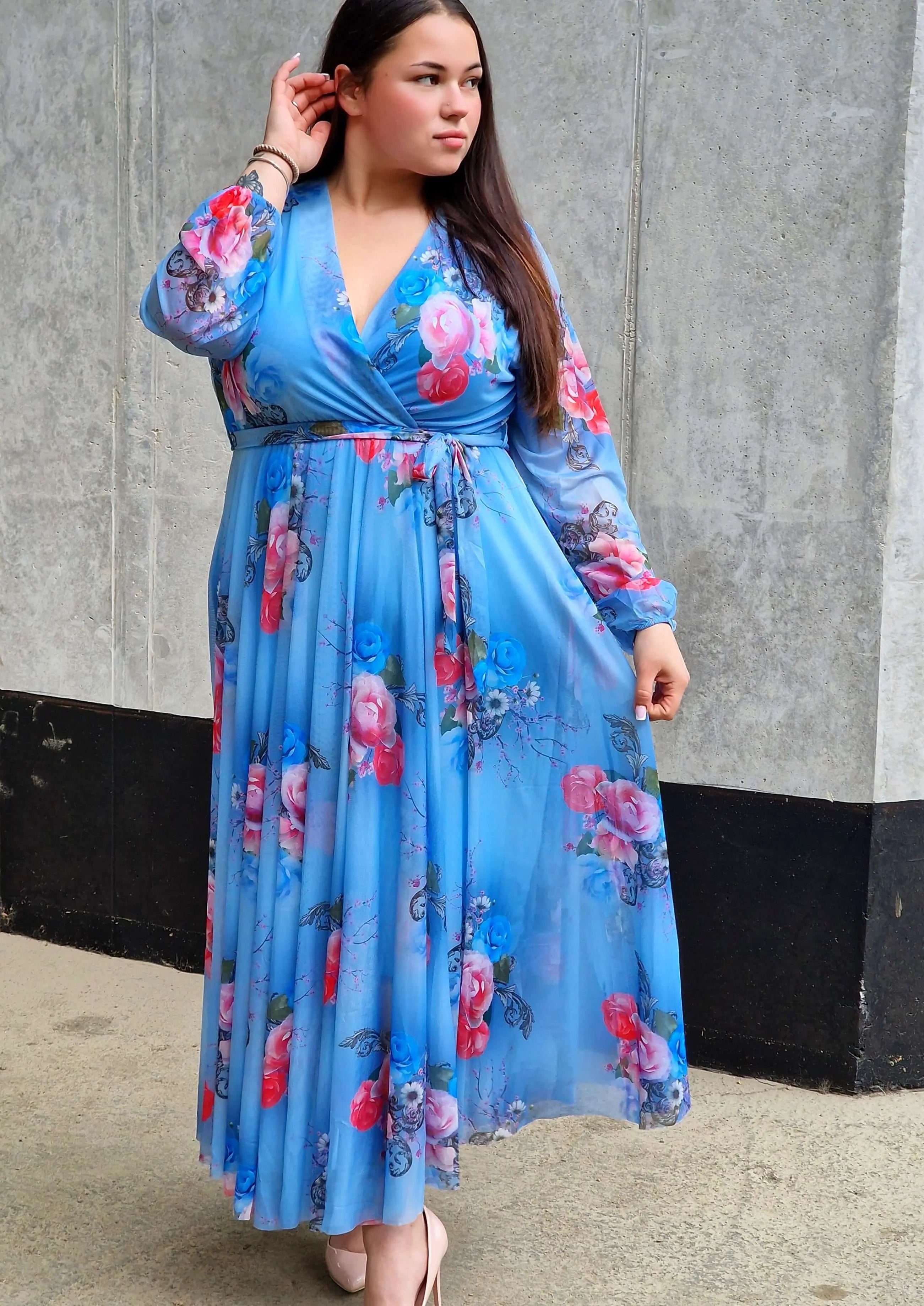 Sukienka z siateczkowym wykończeniem - trzy kolory Stylowa XL