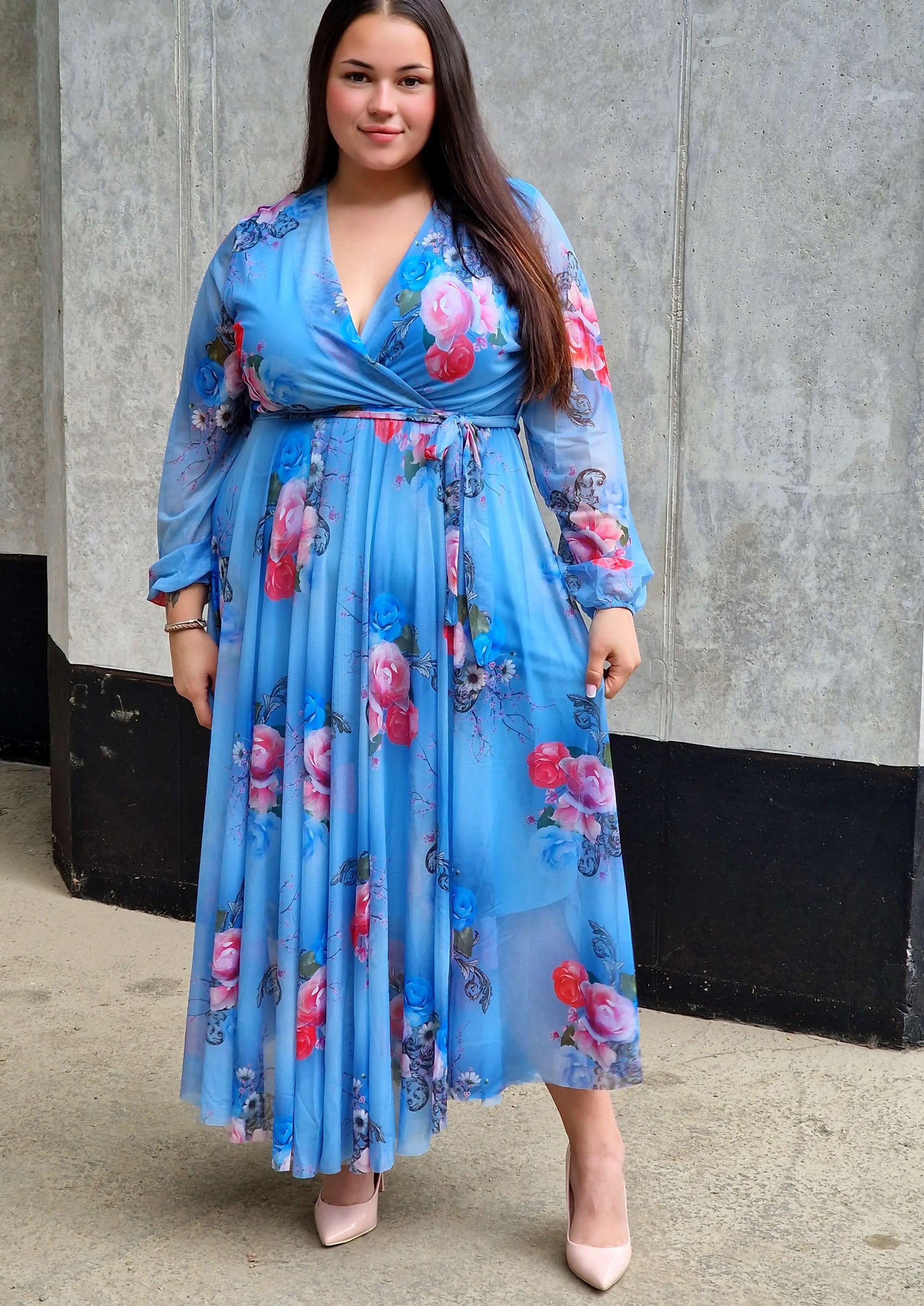 Sukienka z siateczkowym wykończeniem - trzy kolory Stylowa XL