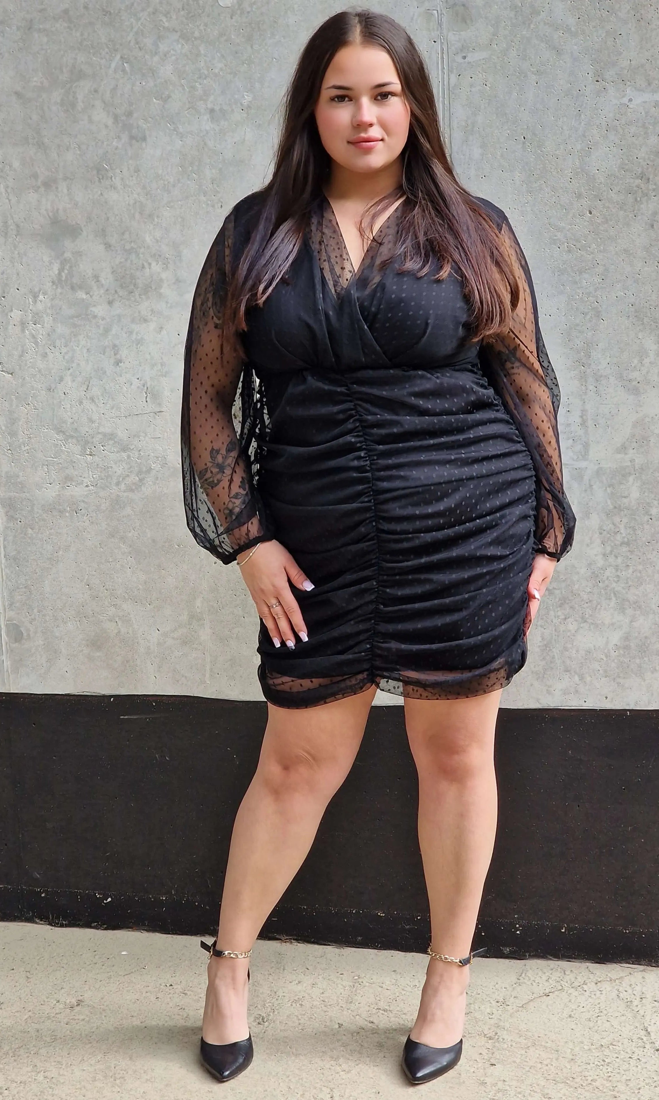 Sukienka z tiulem i drapowaniem Stylowa XL