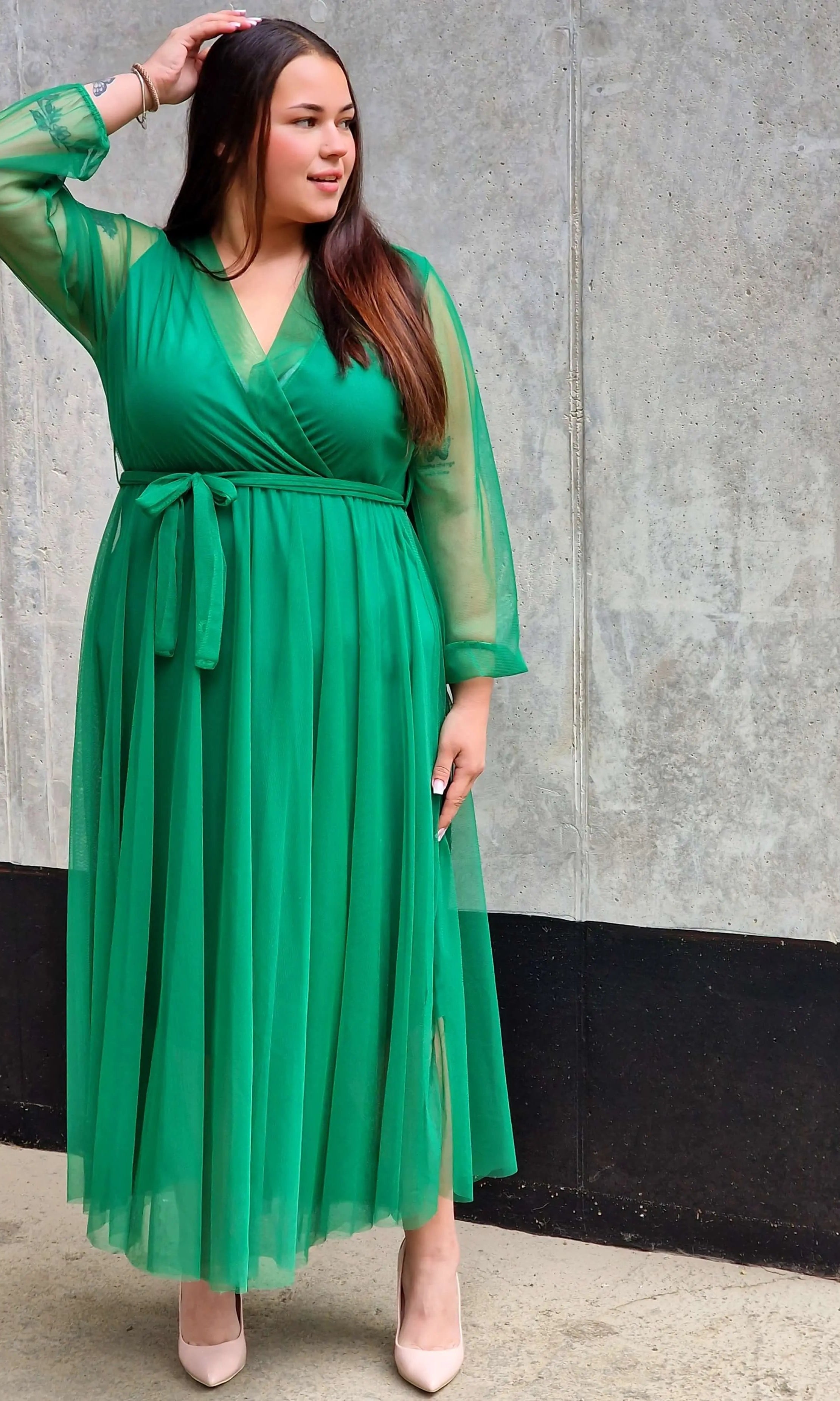 Sukienka z tiulową warstwą – lekkość, która robi efekt WOW! Stylowa XL