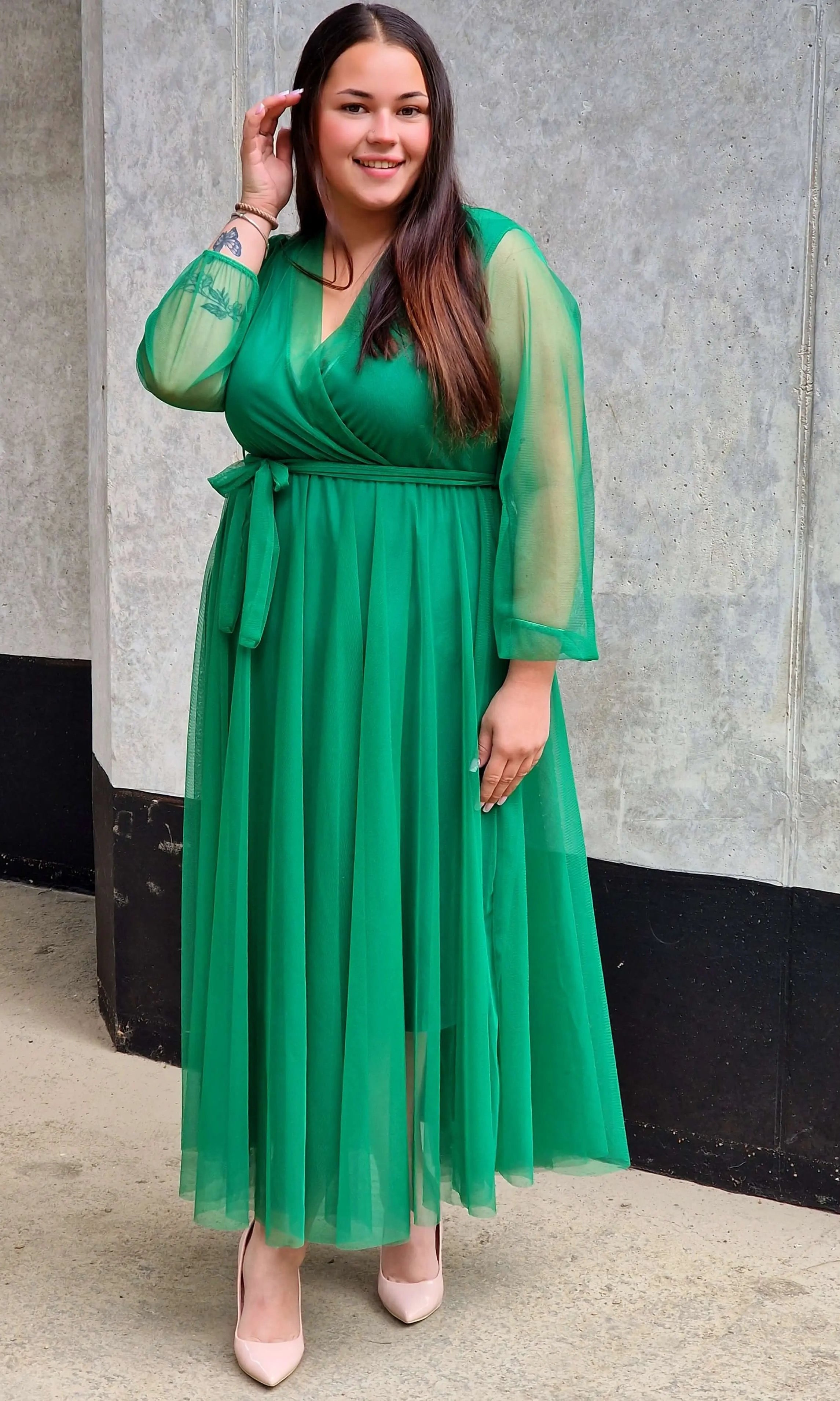 Sukienka z tiulową warstwą – lekkość, która robi efekt WOW! Stylowa XL