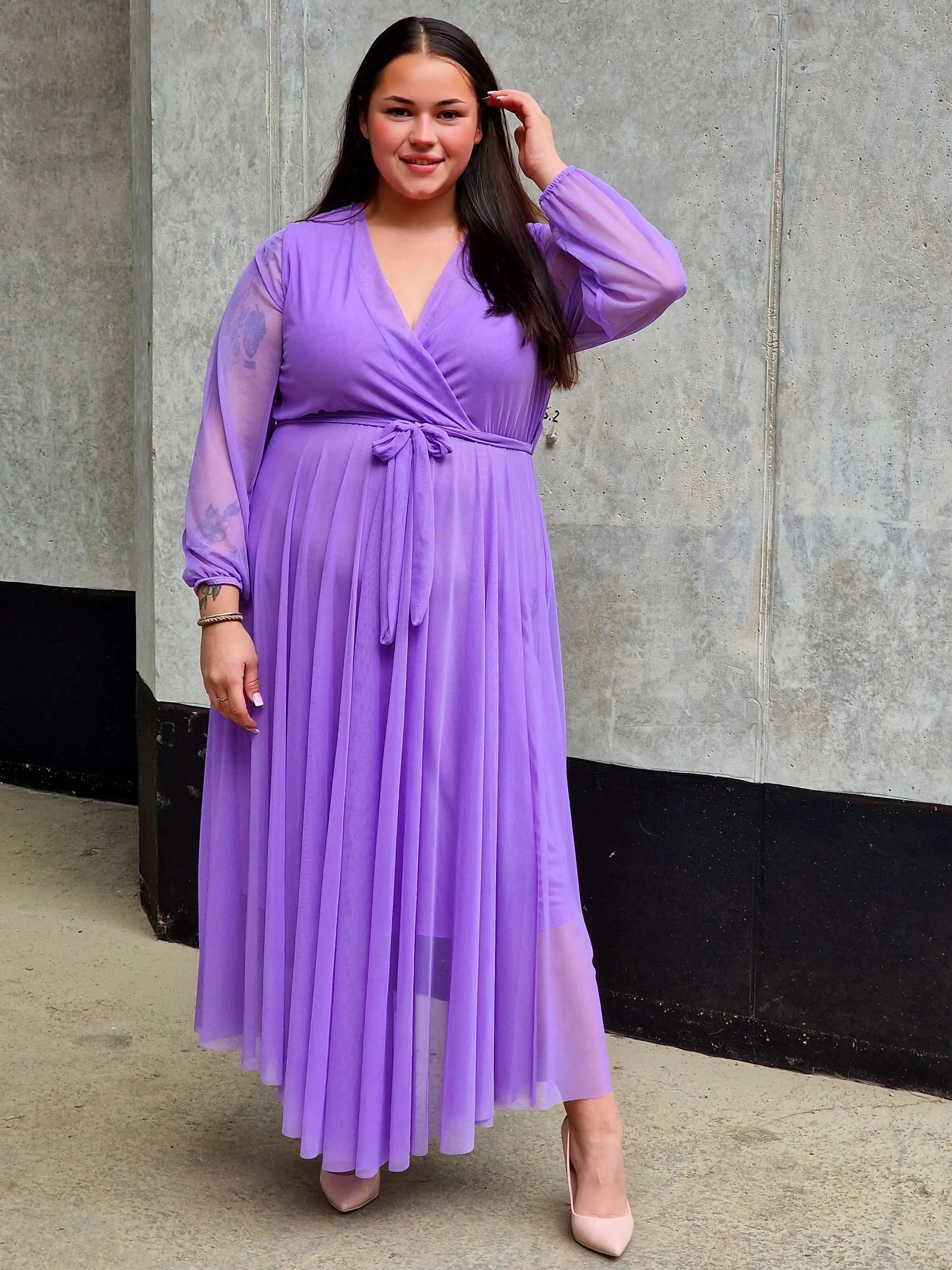 Sukienka z tiulową warstwą – lekkość, która robi efekt WOW! Stylowa XL