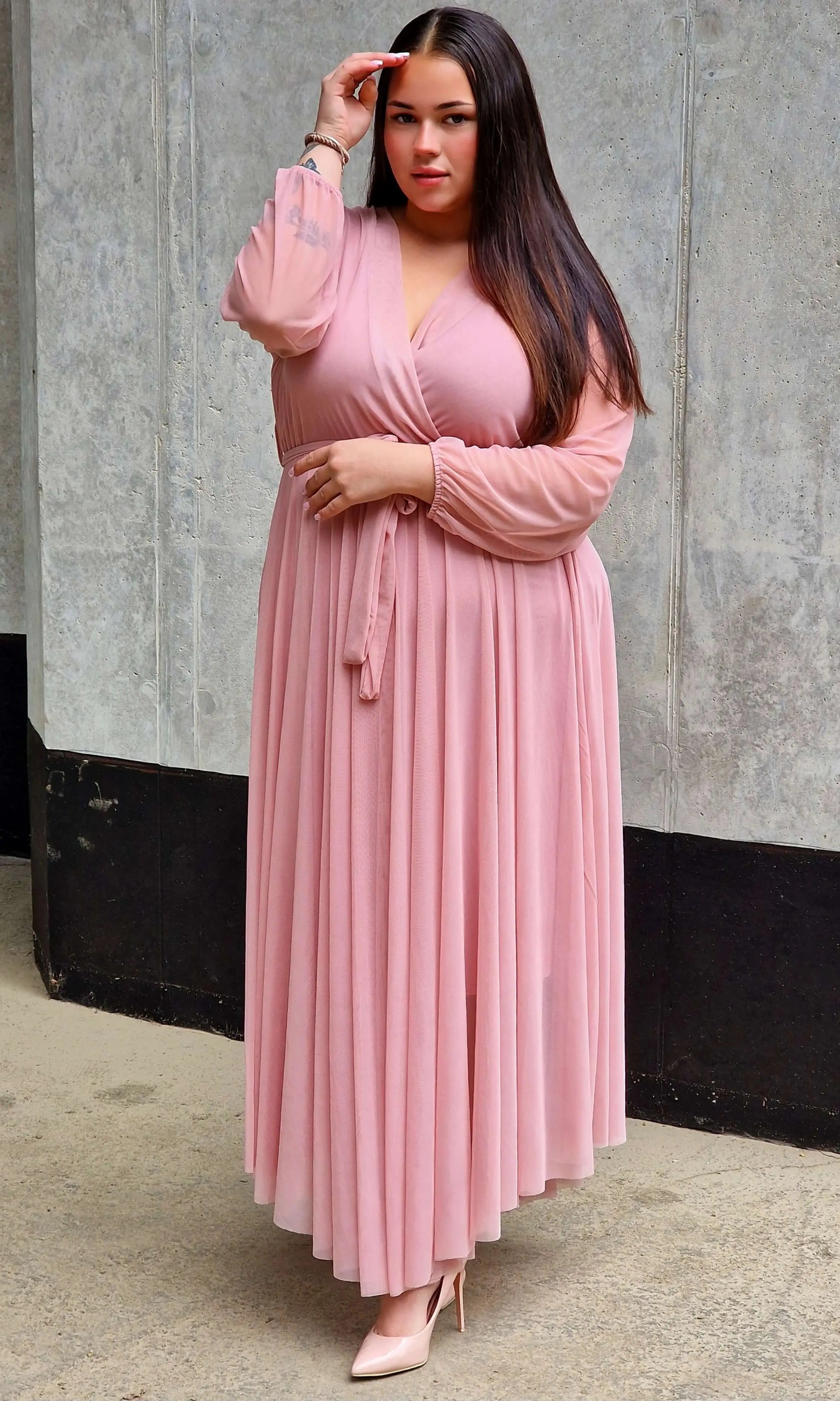 Sukienka z tiulową warstwą – lekkość, która robi efekt WOW! Stylowa XL