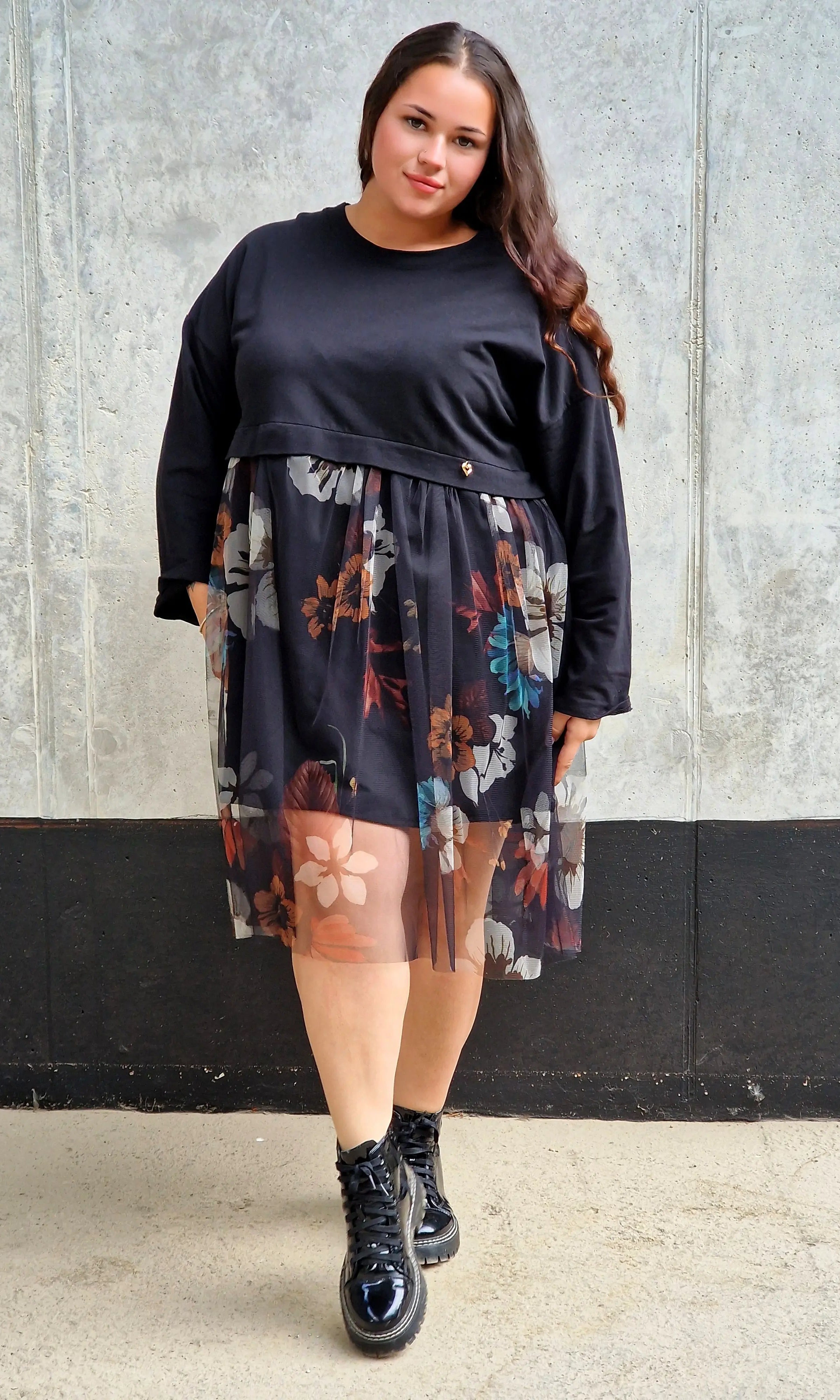 Sukienka z tiulowym kwiatowym printem Stylowa XL