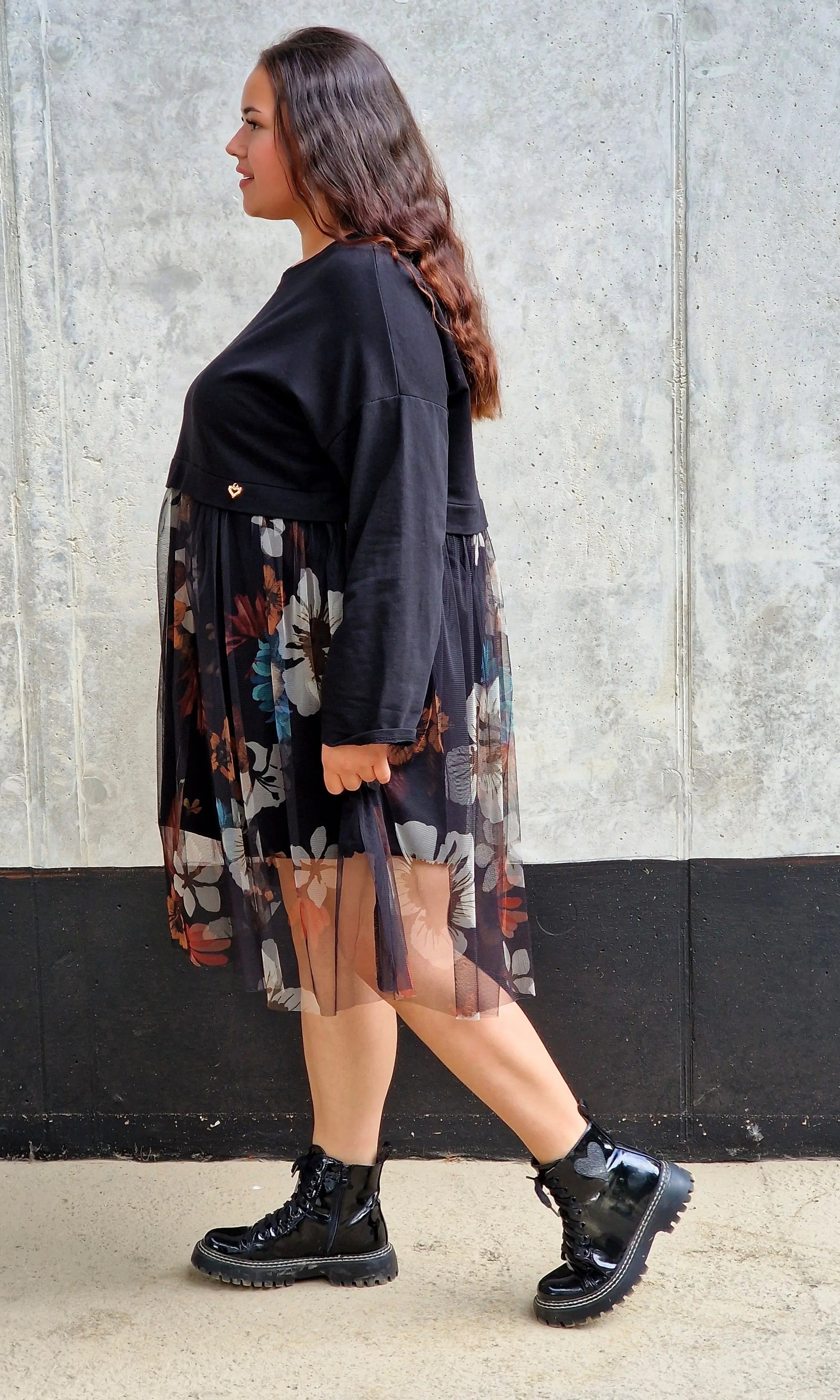 Sukienka z tiulowym kwiatowym printem Stylowa XL