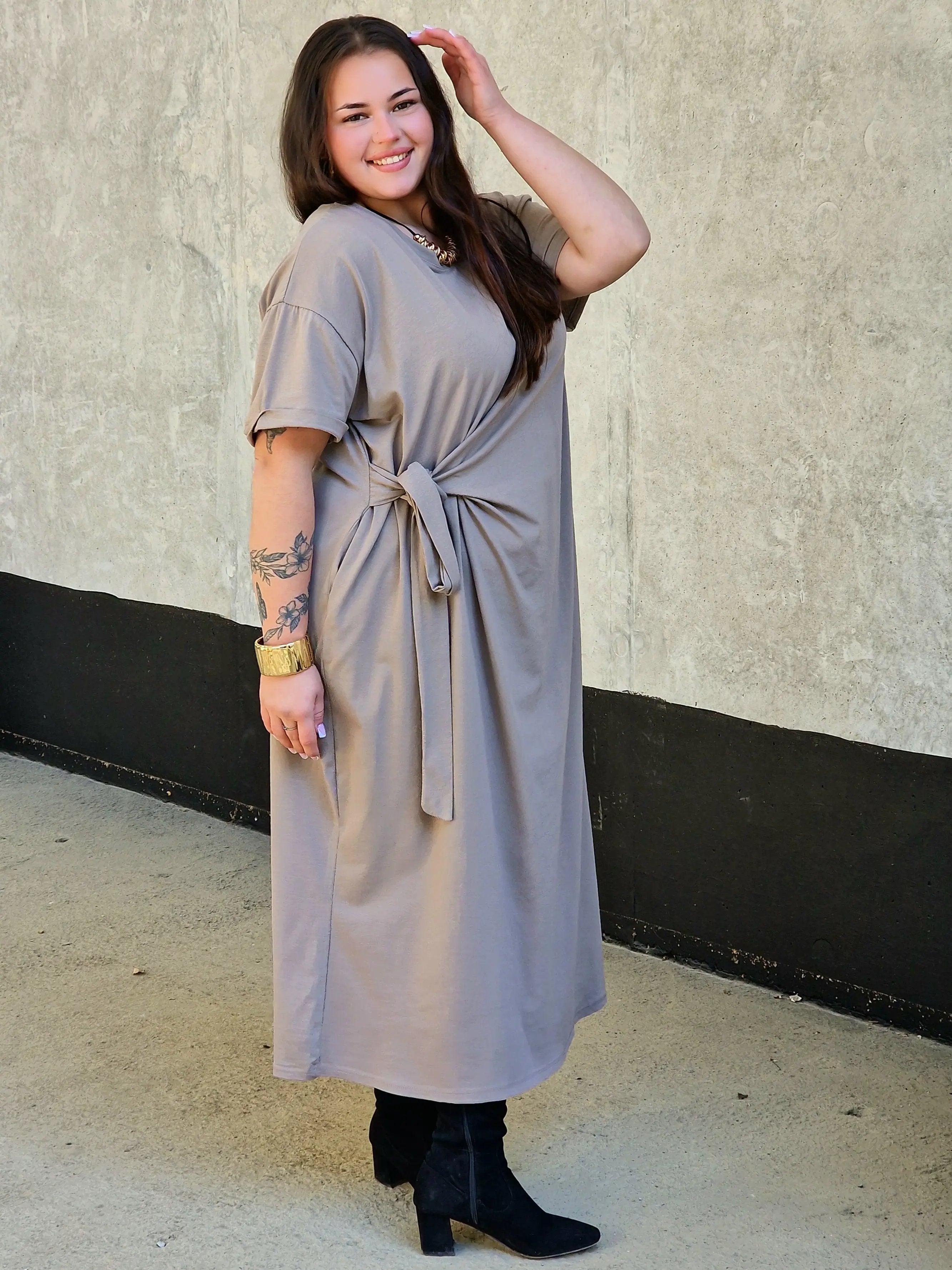 Sukienka z wiązaniem w talii Stylowa XL