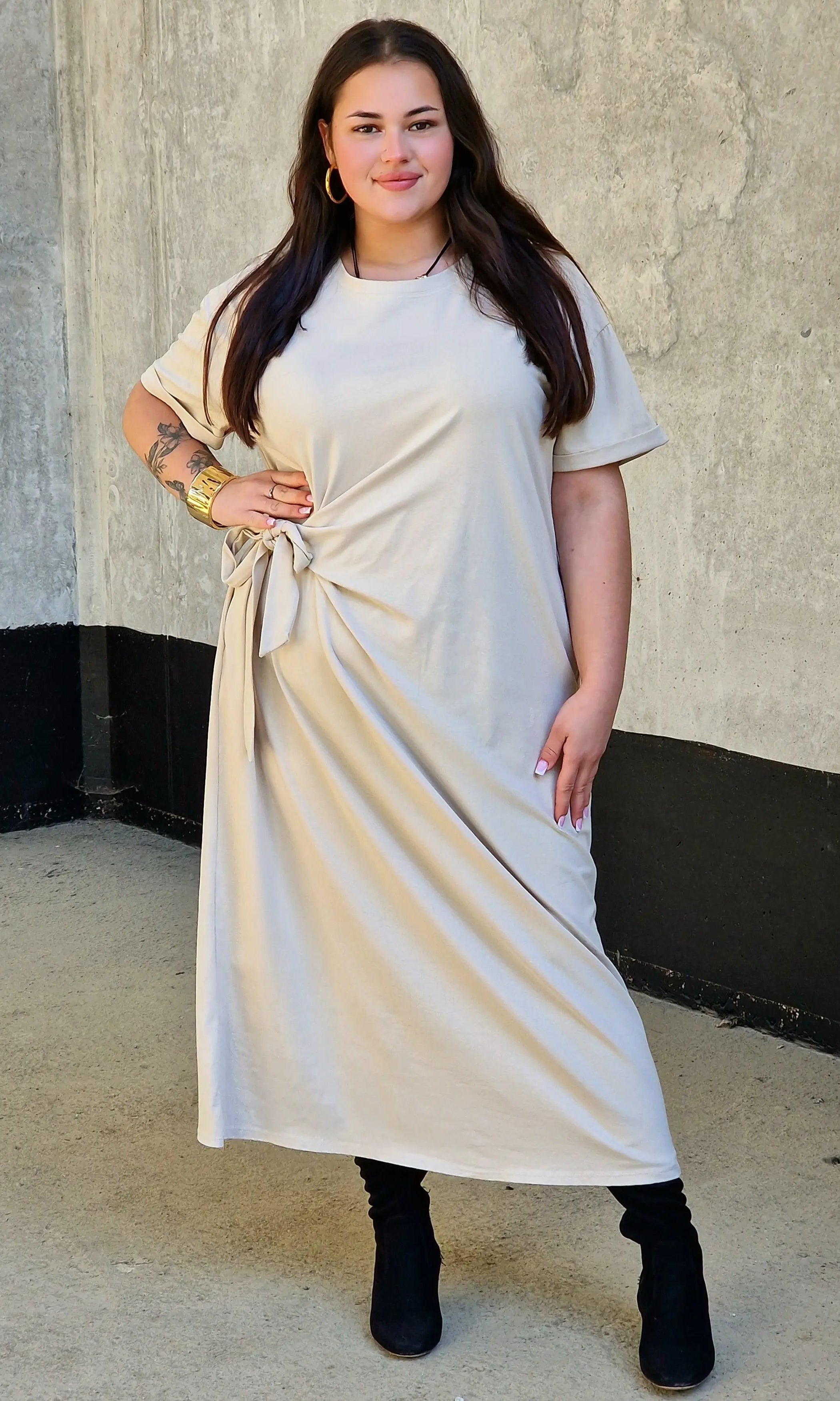 Sukienka z wiązaniem w talii Stylowa XL