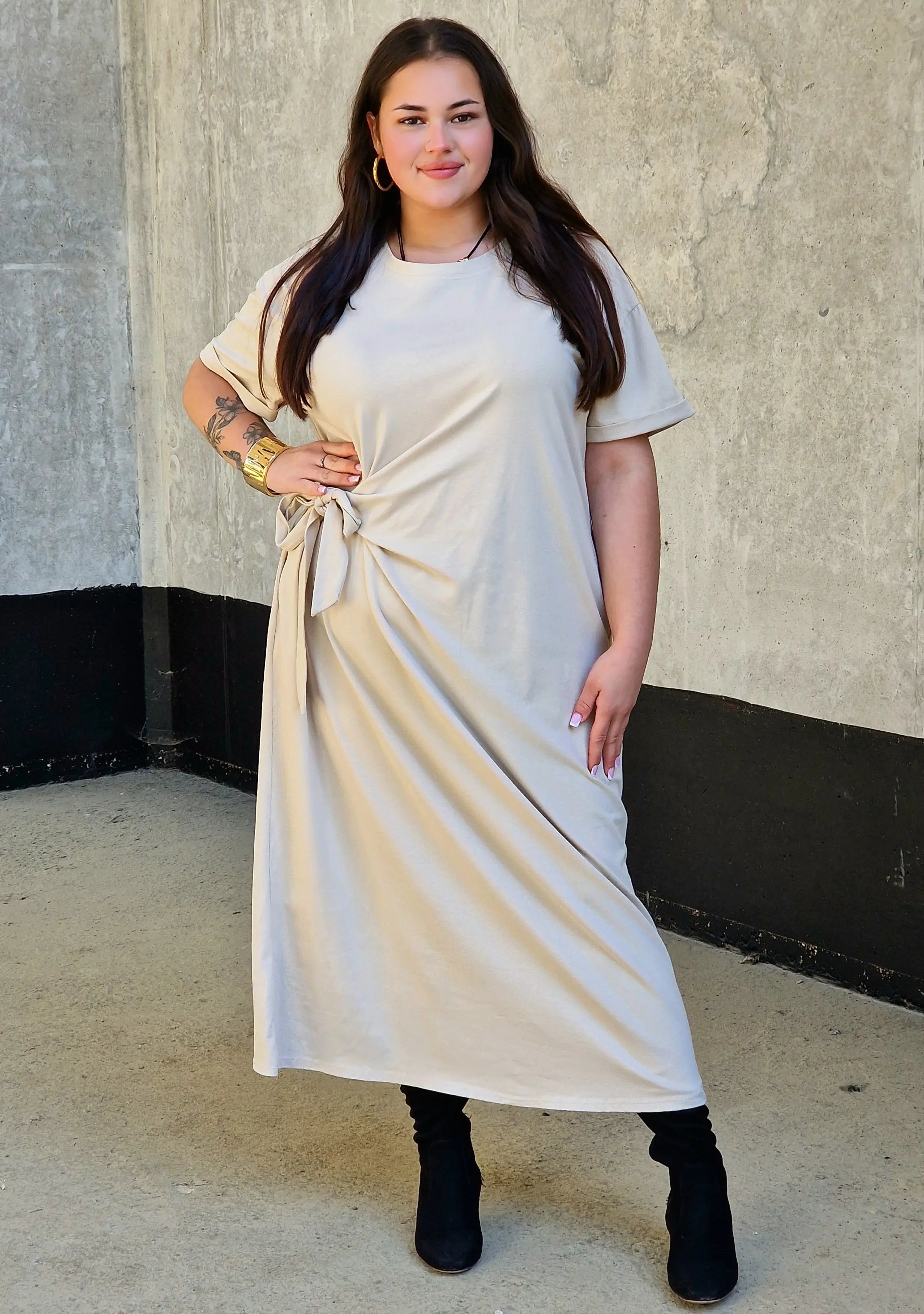 Sukienka z wiązaniem w talii Stylowa XL