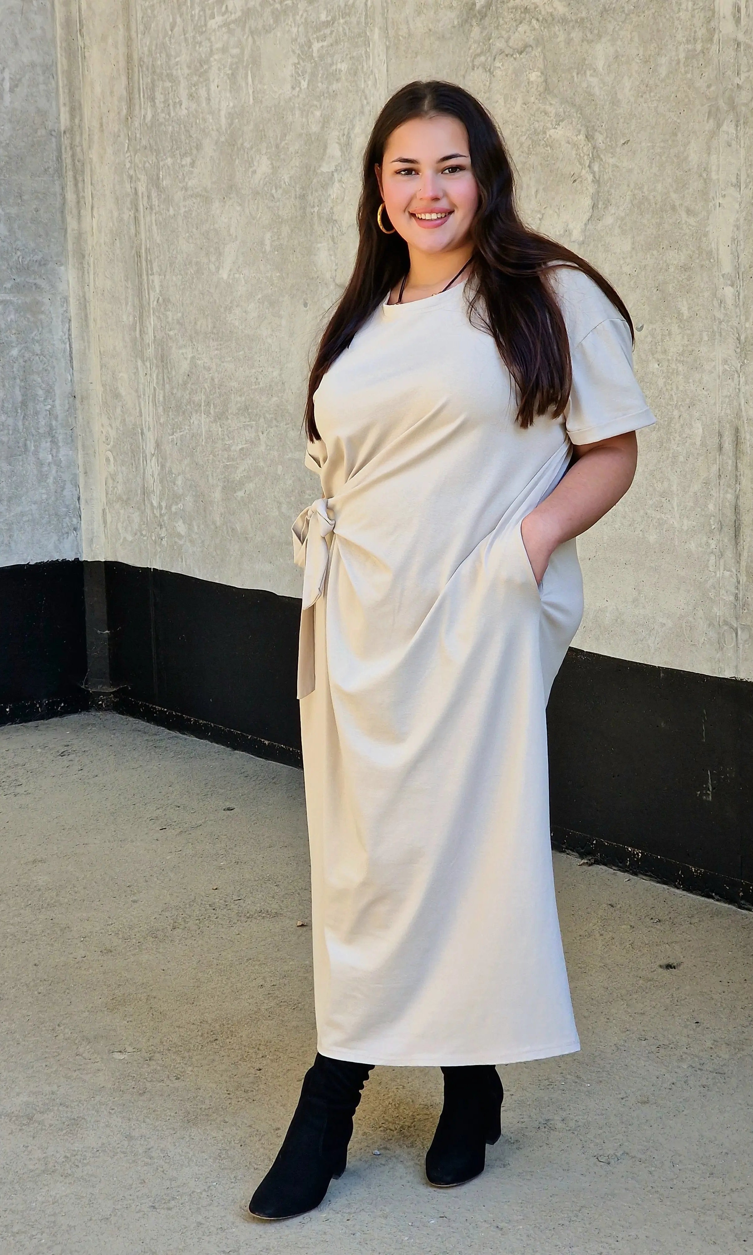 Sukienka z wiązaniem w talii Stylowa XL