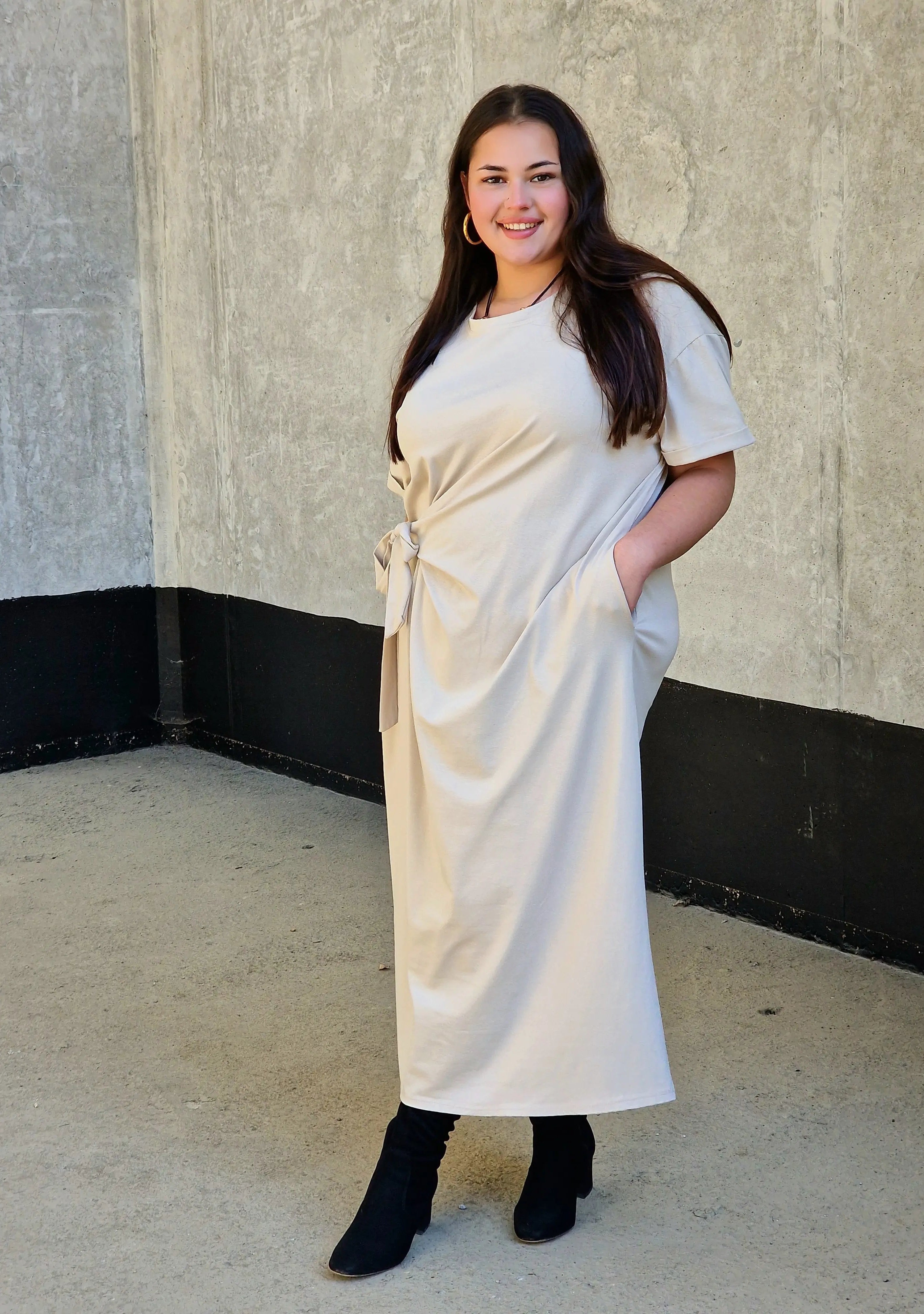 Sukienka z wiązaniem w talii Stylowa XL