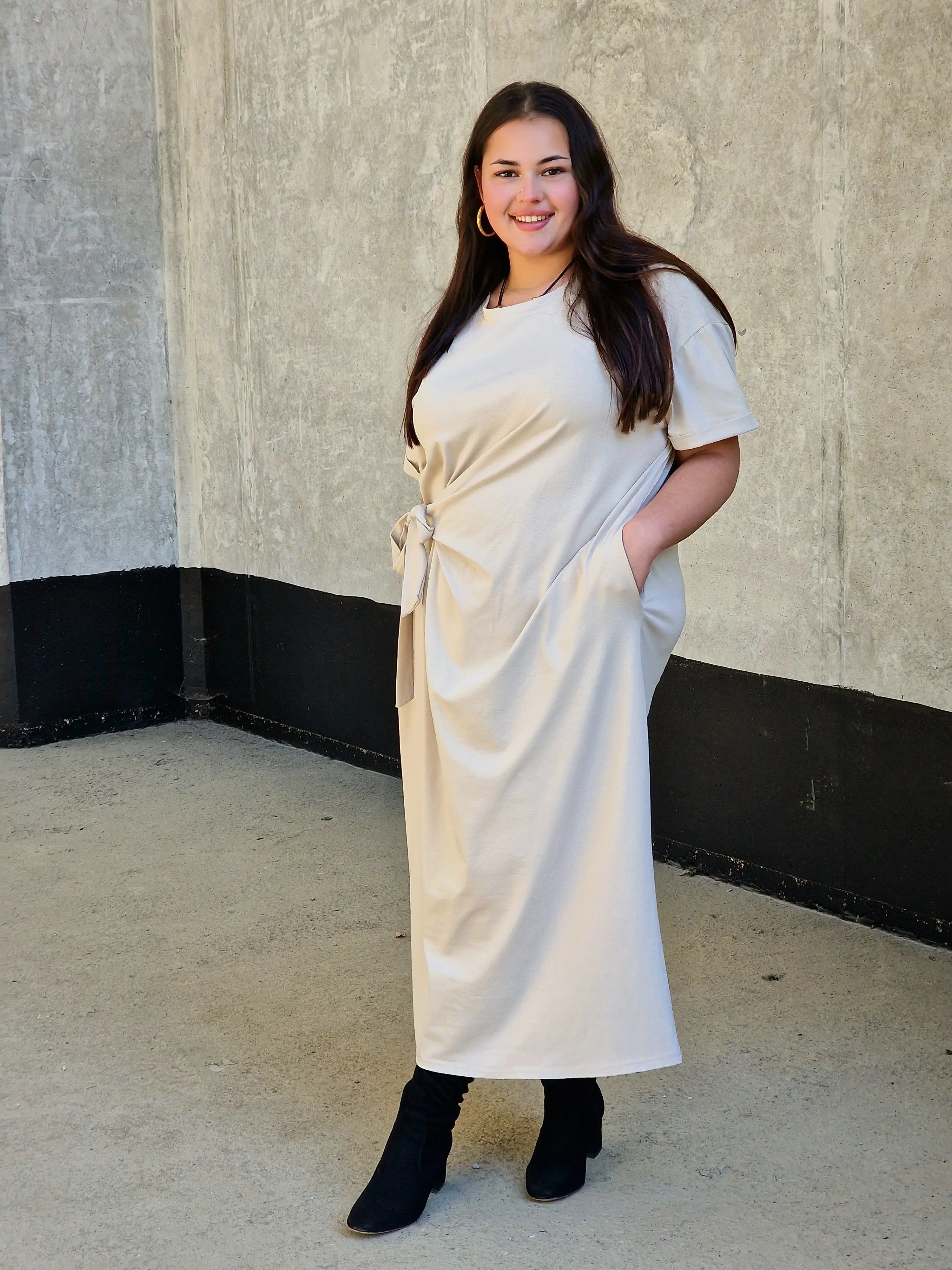 Sukienka z wiązaniem w talii Stylowa XL