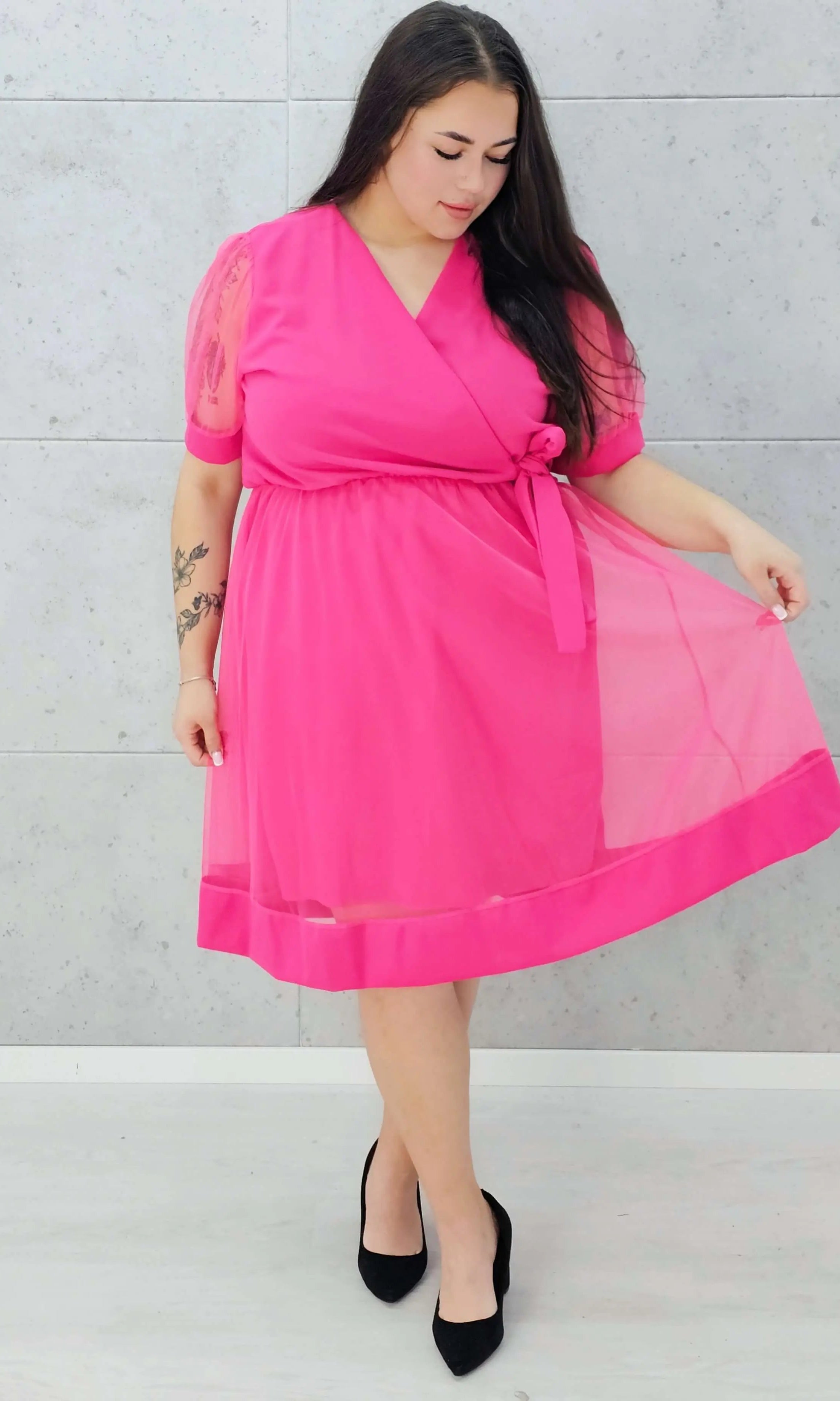 Sukienka z wstawką tiulu. Stylowa XL