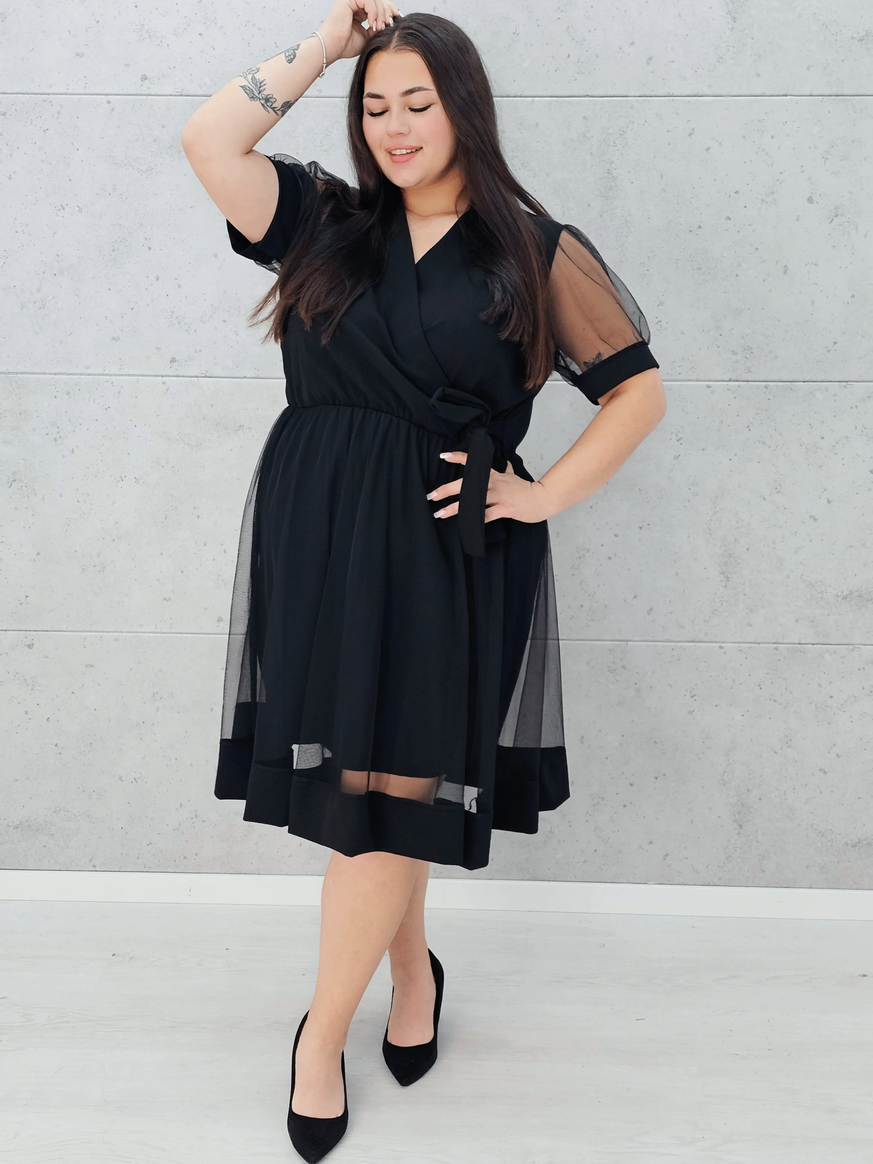 Sukienka z wstawką tiulu. Stylowa XL