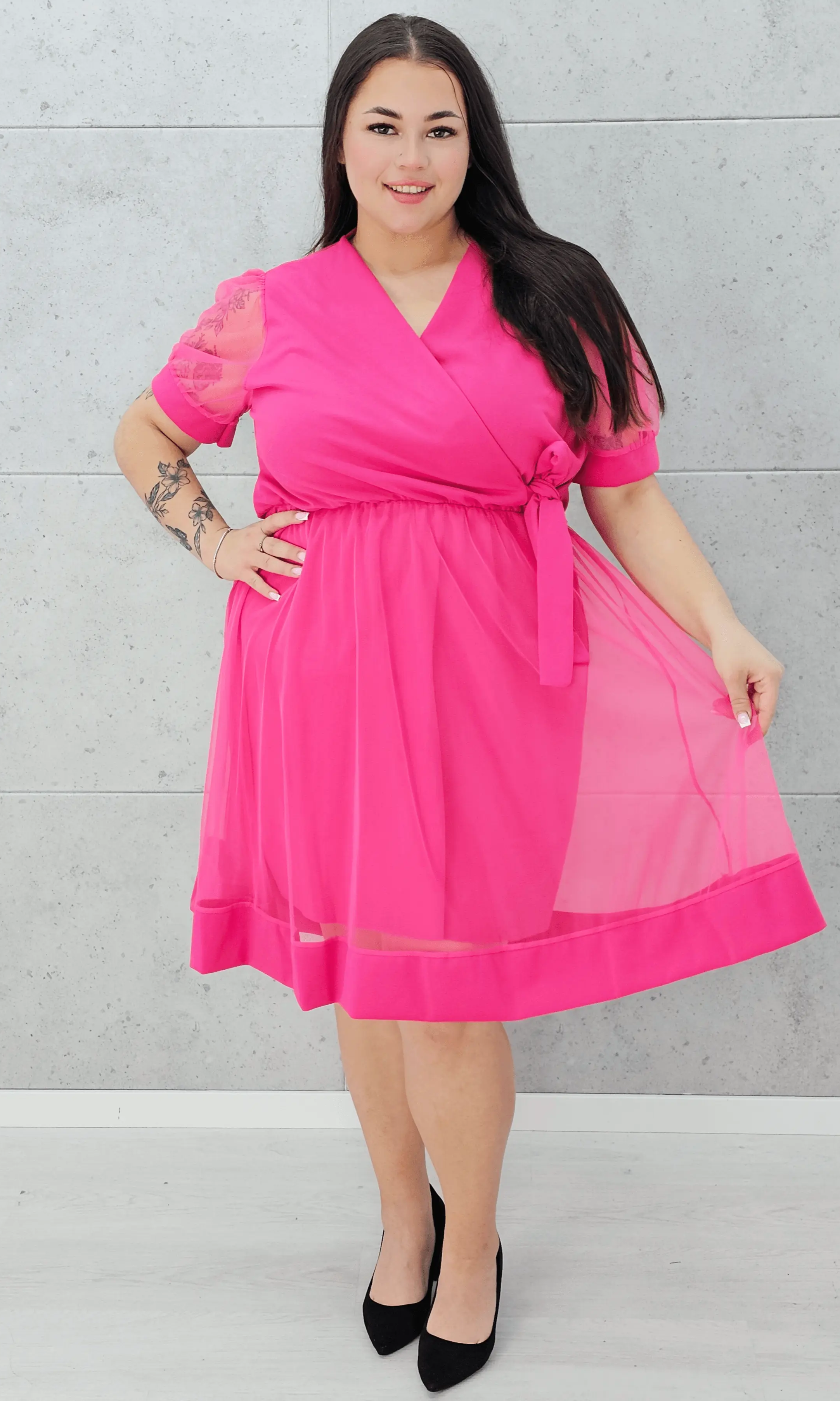 Sukienka z wstawką tiulu. Stylowa XL