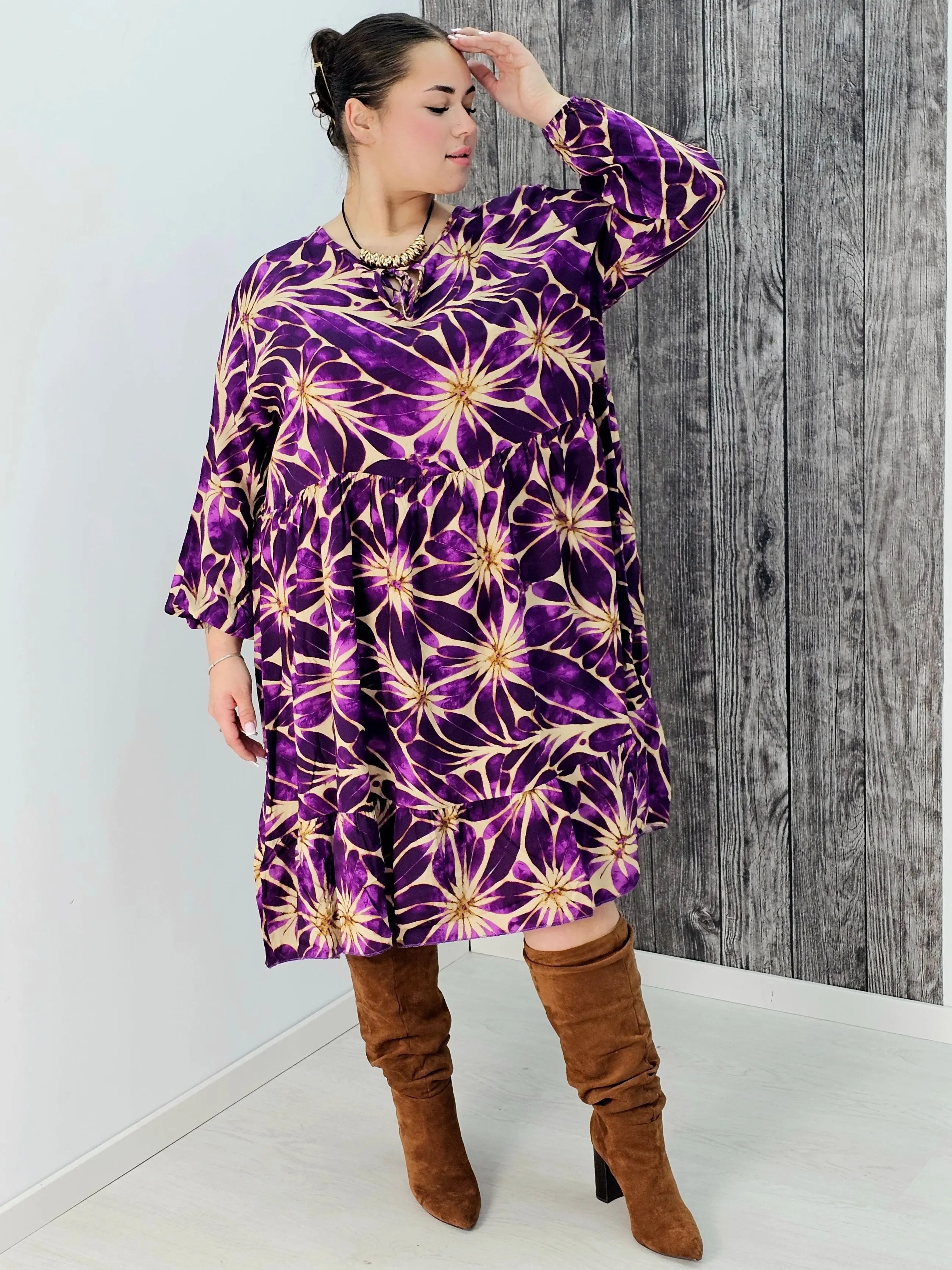 Sukienka z wzorem , wiązanie przy dekolcie - trzy kolory Stylowa XL