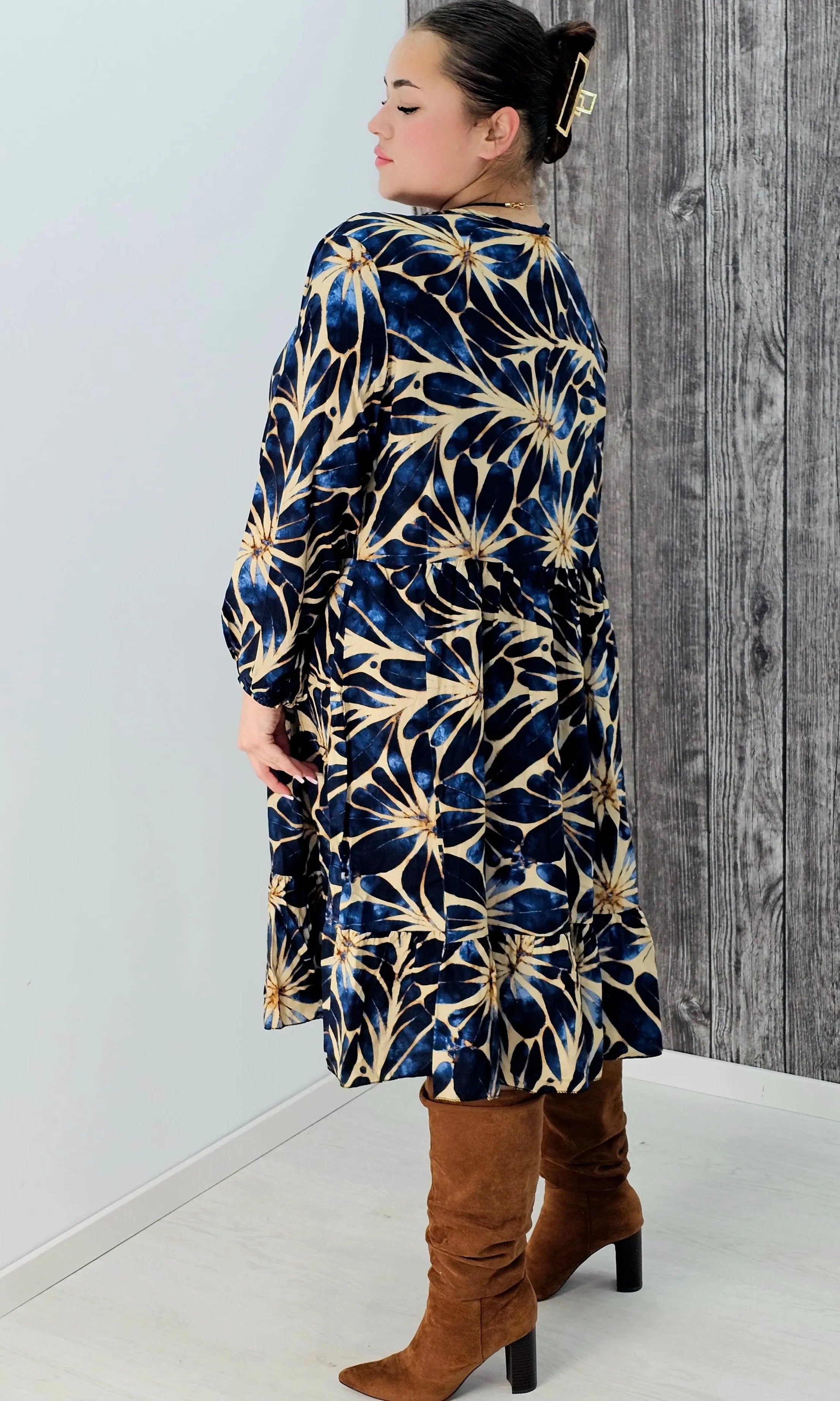 Sukienka z wzorem , wiązanie przy dekolcie - trzy kolory Stylowa XL