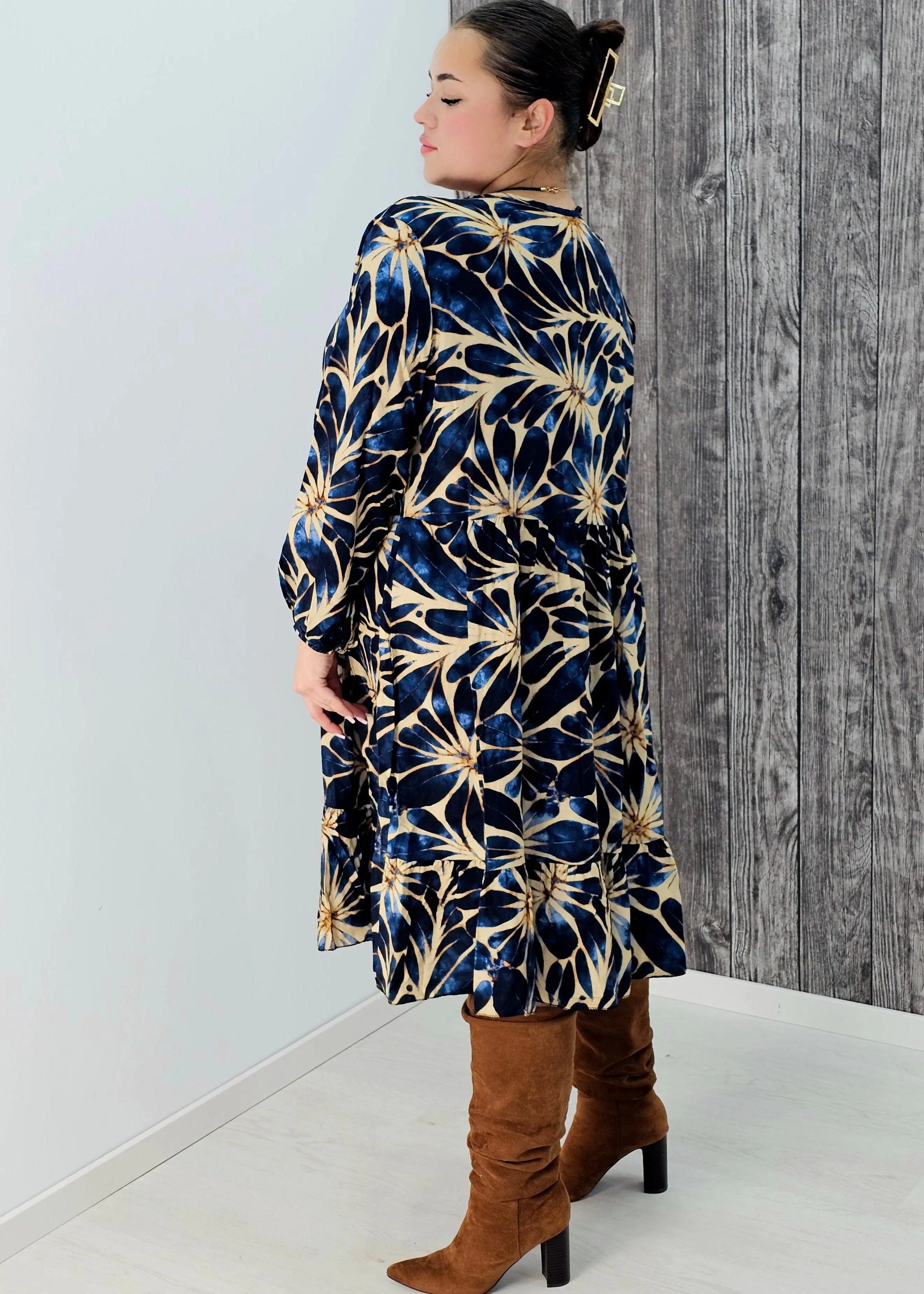 Sukienka z wzorem , wiązanie przy dekolcie - trzy kolory Stylowa XL