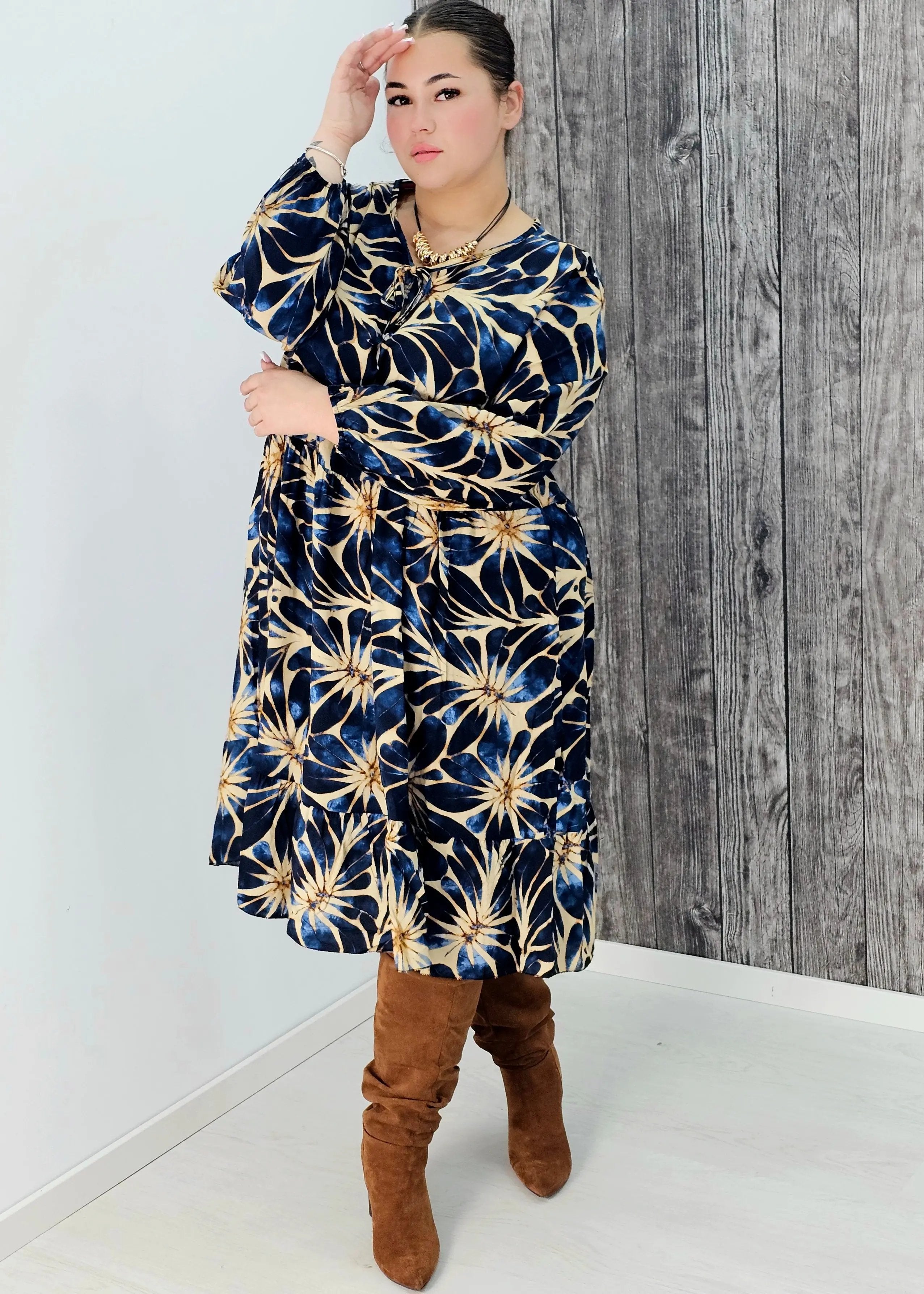 Sukienka z wzorem , wiązanie przy dekolcie - trzy kolory Stylowa XL