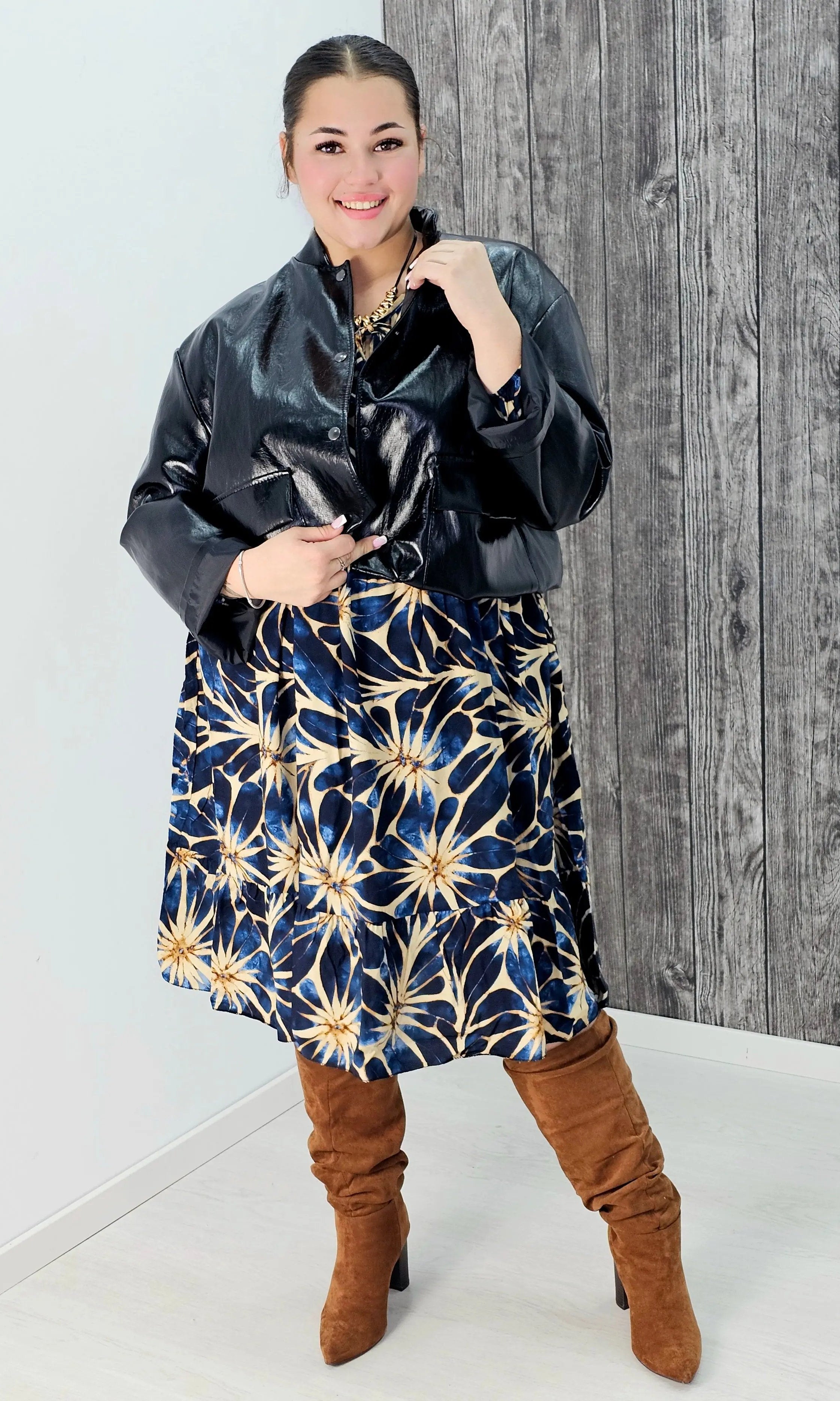 Sukienka z wzorem , wiązanie przy dekolcie - trzy kolory Stylowa XL