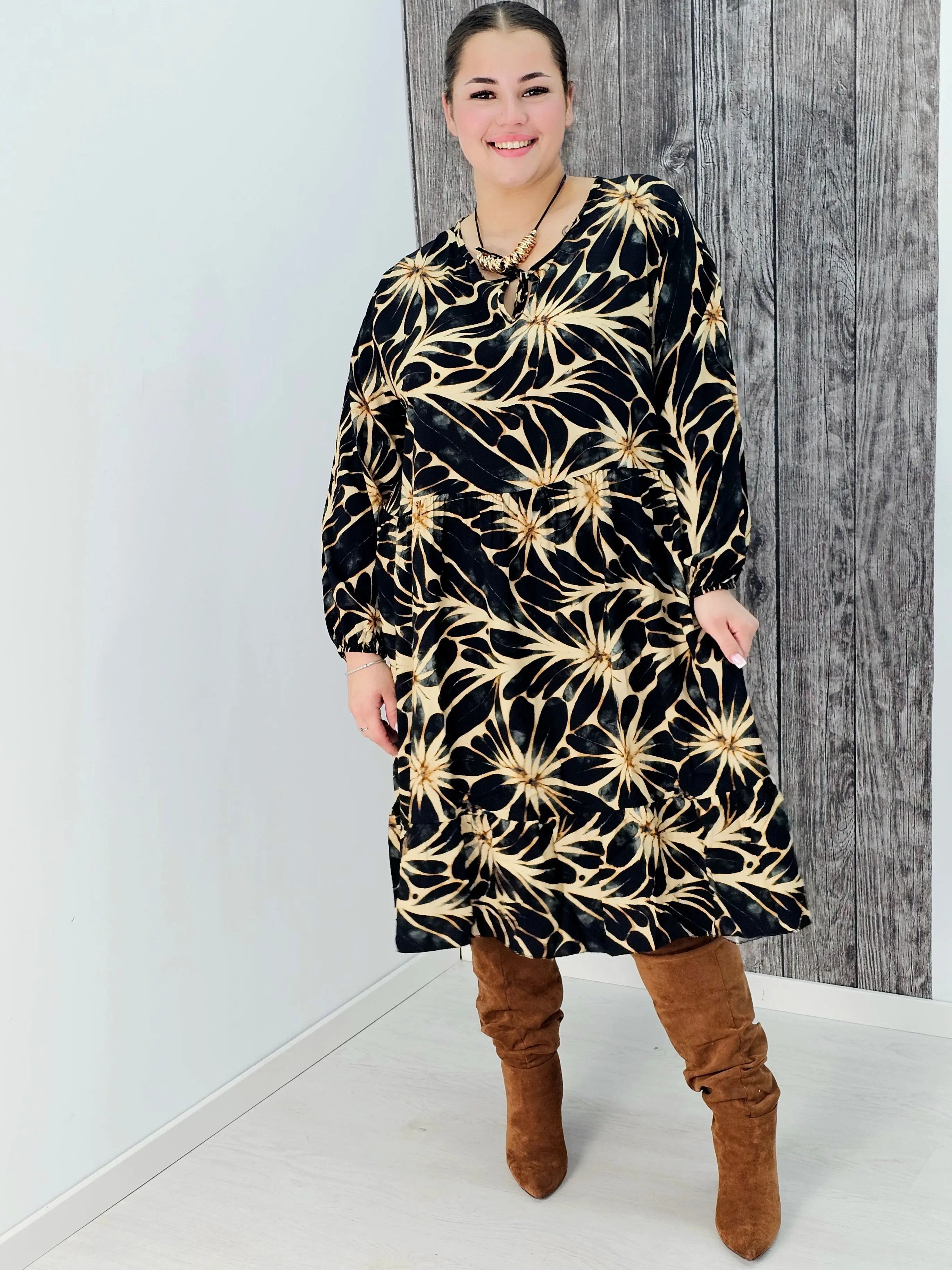 Sukienka z wzorem , wiązanie przy dekolcie - trzy kolory Stylowa XL