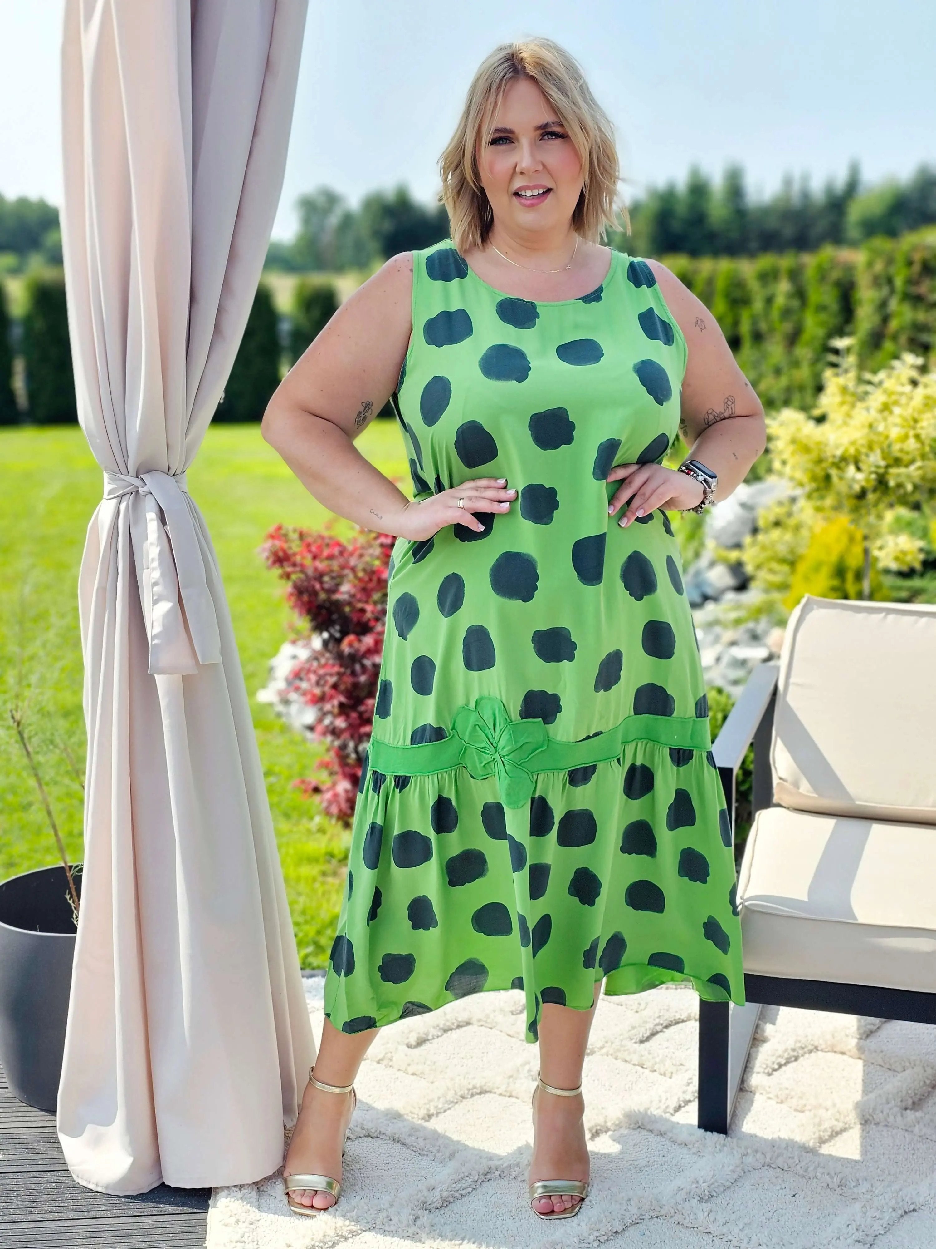 Sukienka z wzorem w kropki Stylowa XL