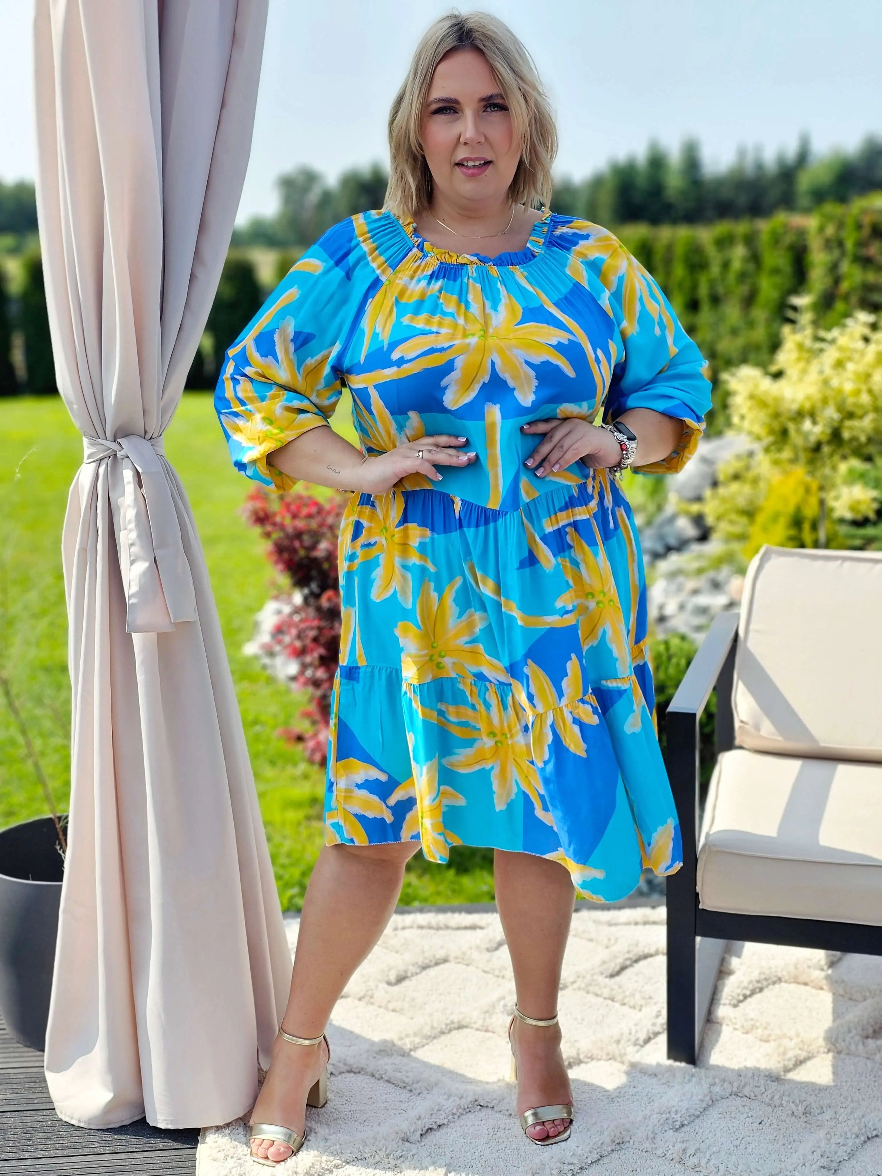 Sukienka z wzorem w kwiaty Stylowa XL