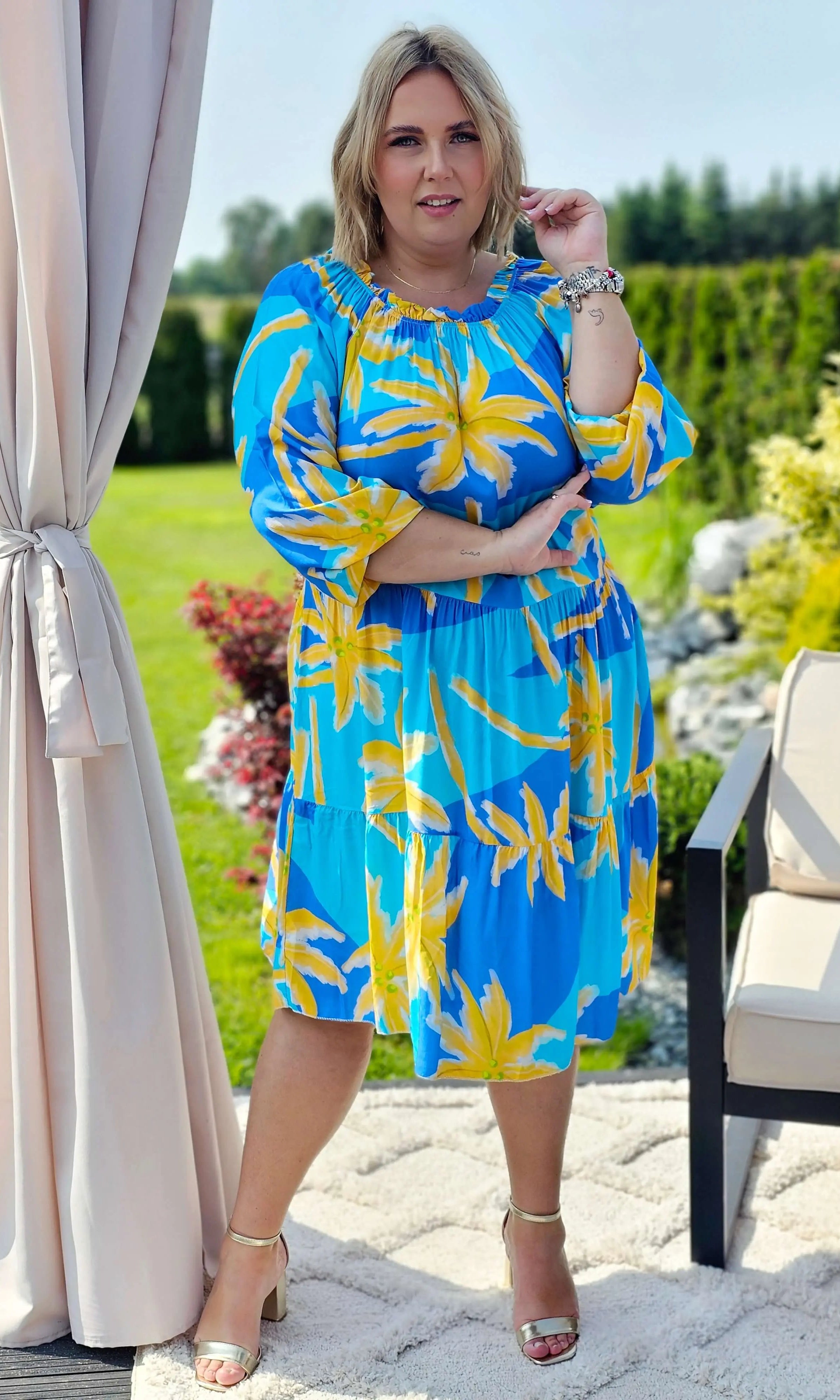 Sukienka z wzorem w kwiaty Stylowa XL