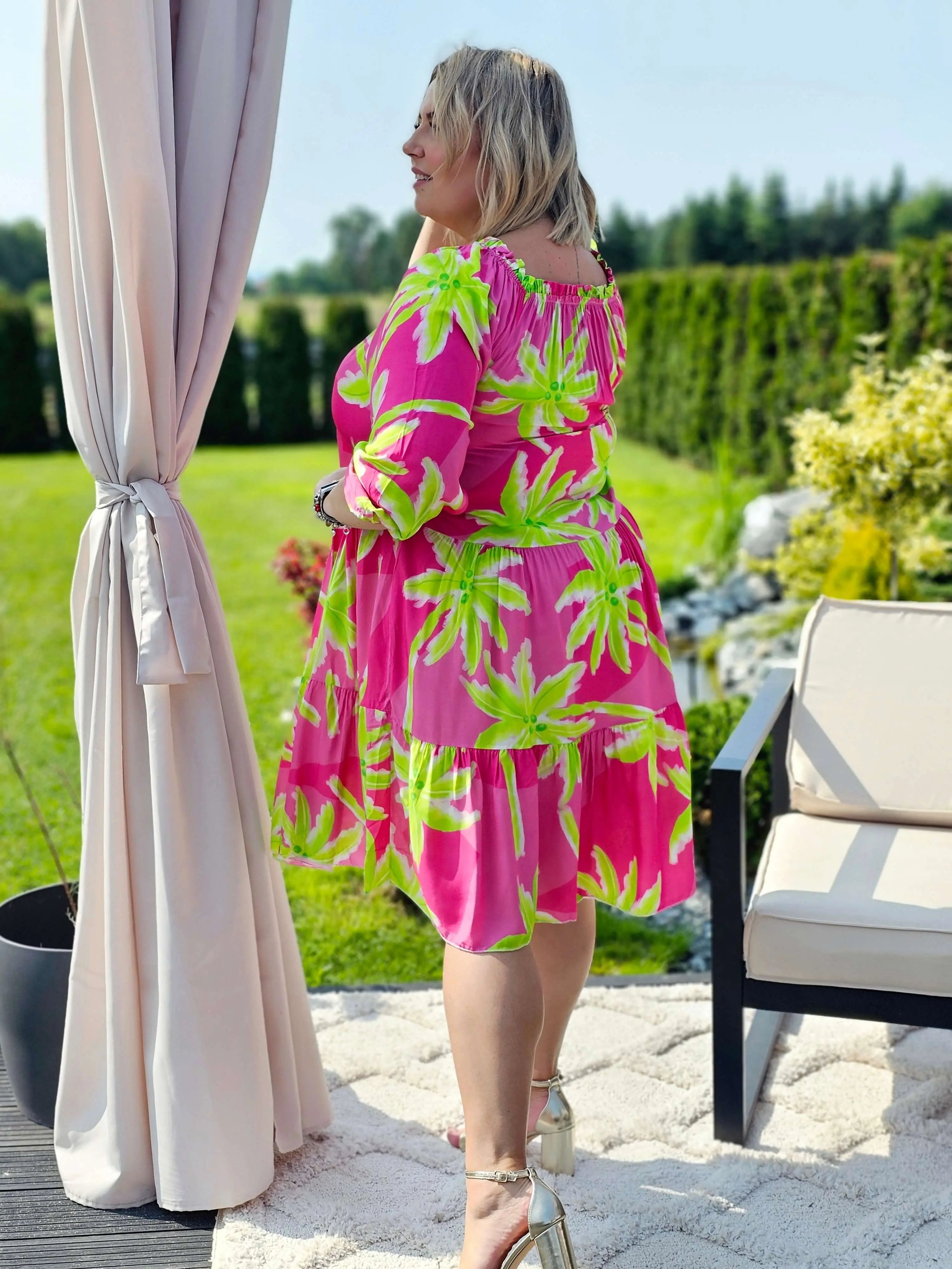 Sukienka z wzorem w kwiaty Stylowa XL