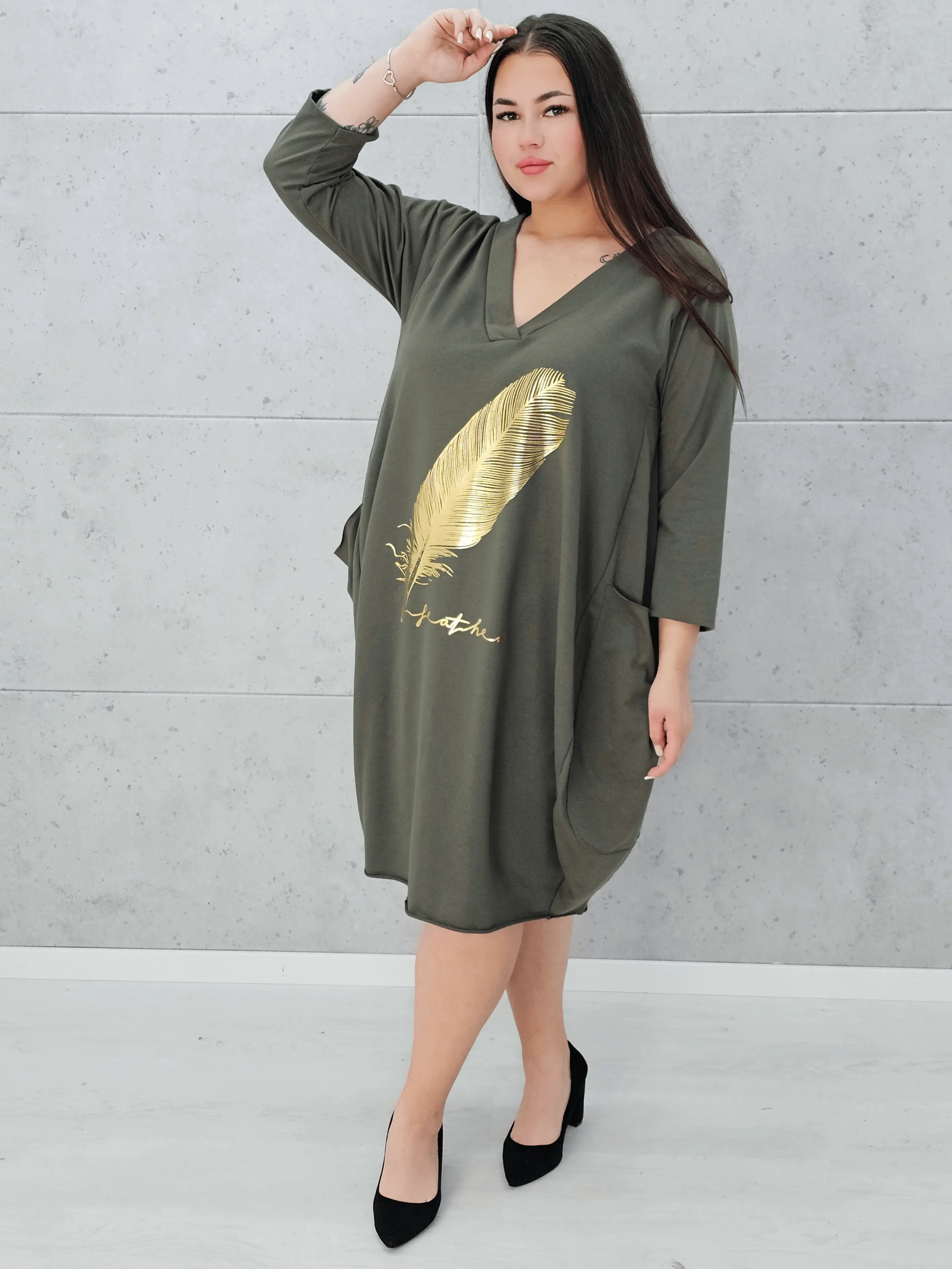 Sukienka z złotym piórem Stylowa XL