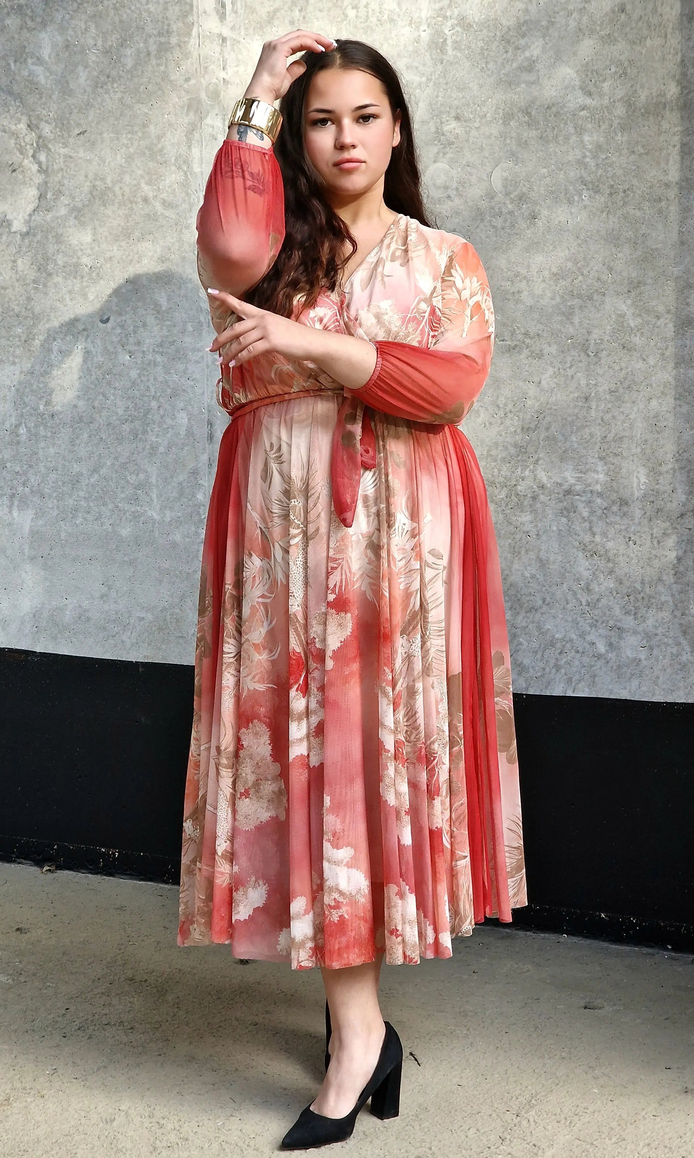 Sukienka, która podkreśli Twoje piękno - dwa odcienie Stylowa XL